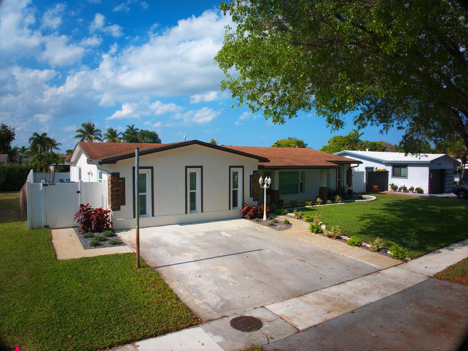 8651 NW 18th Street, Pembroke Pines, FL 33024, Pembroke Pines