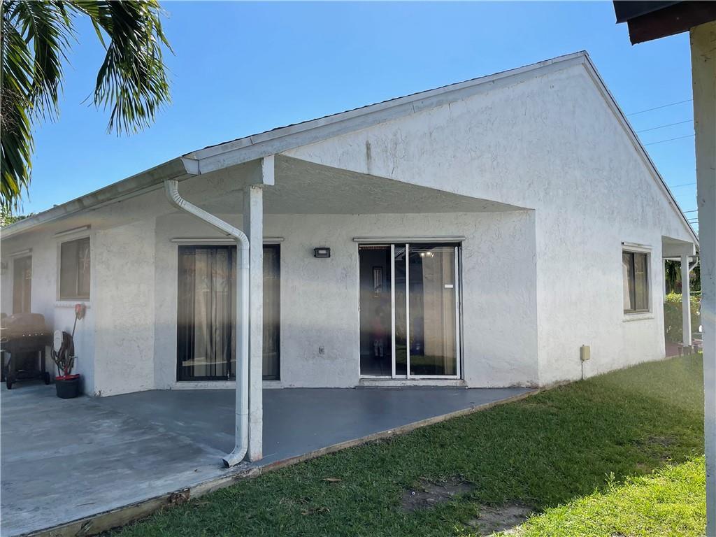 1231 SW 112th Avenue, Pembroke Pines, FL 33025 - Photo 3