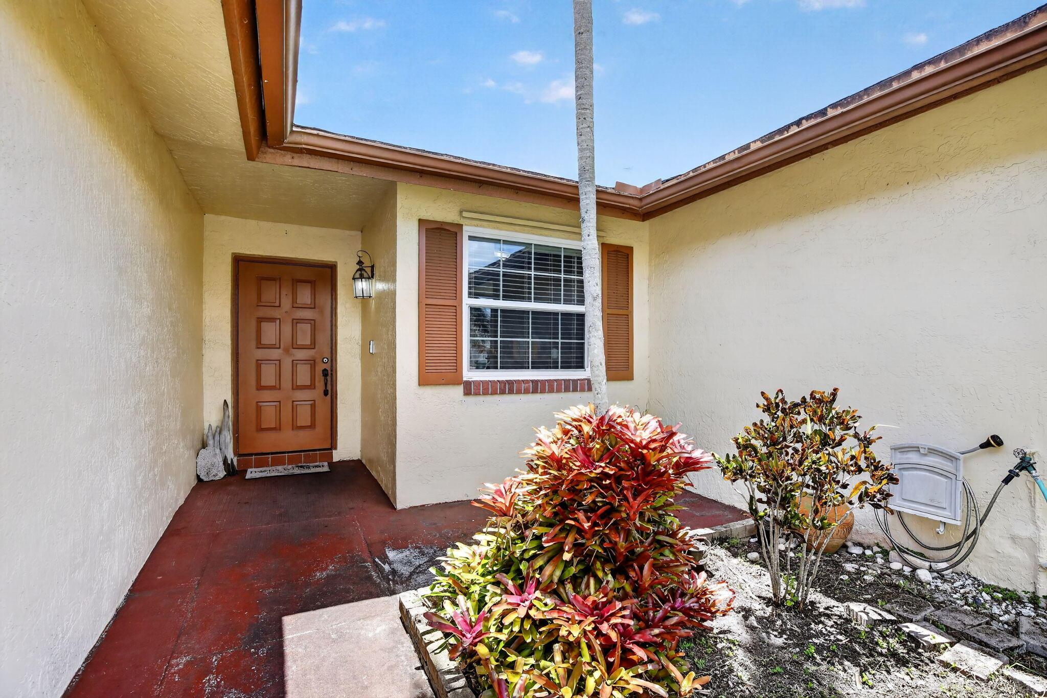 13970 Oaklawn Place, Davie, FL 33325 - Photo 5