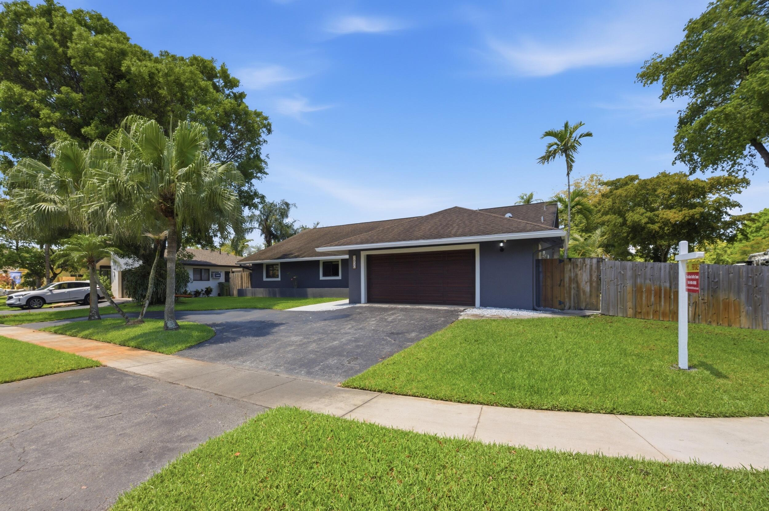 1630 NW 118th Avenue, Pembroke Pines, FL 33026 - Photo 4