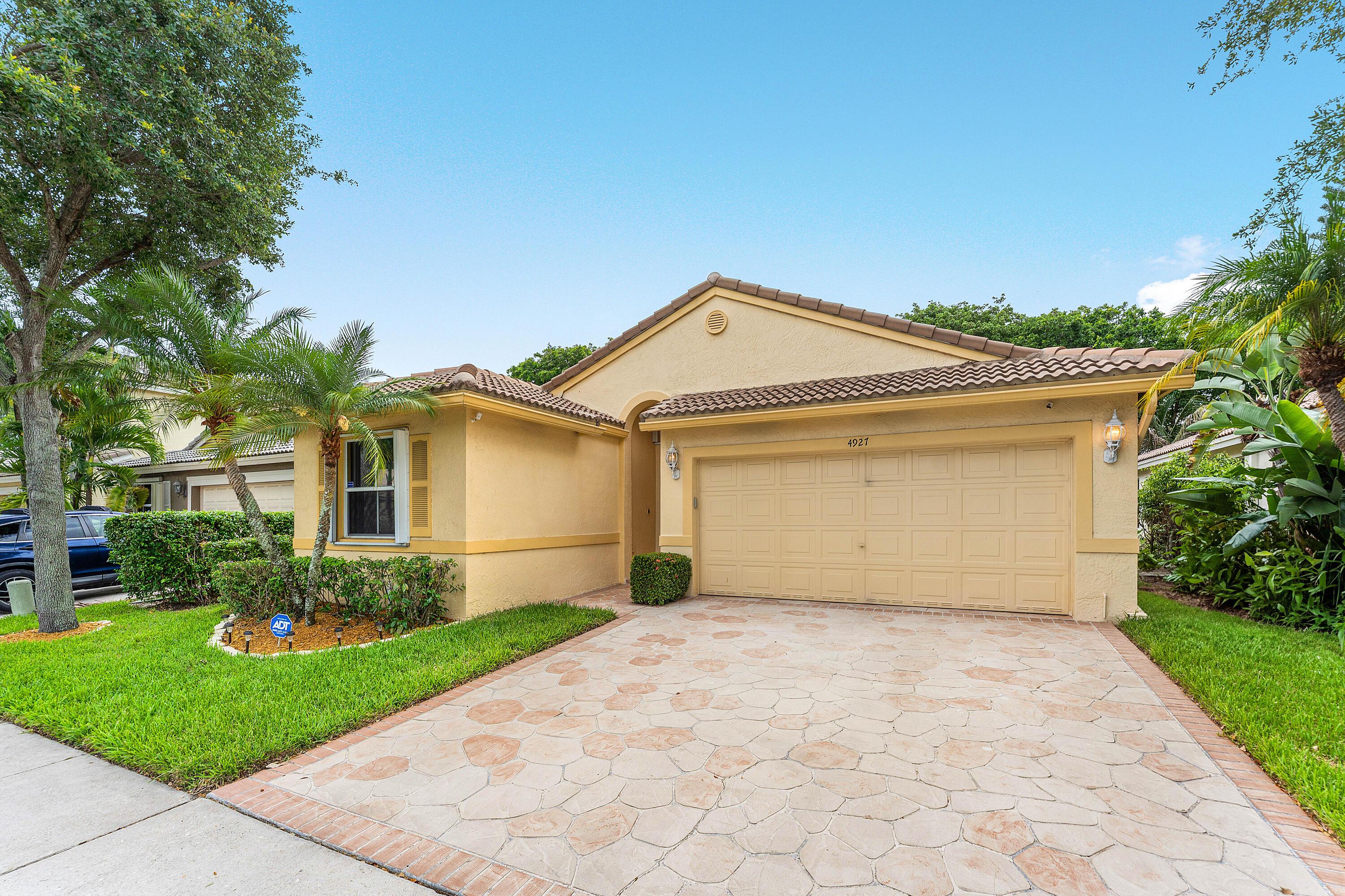 4927 NW 55th Boulevard, Coconut Creek, FL 33073 - Photo 2