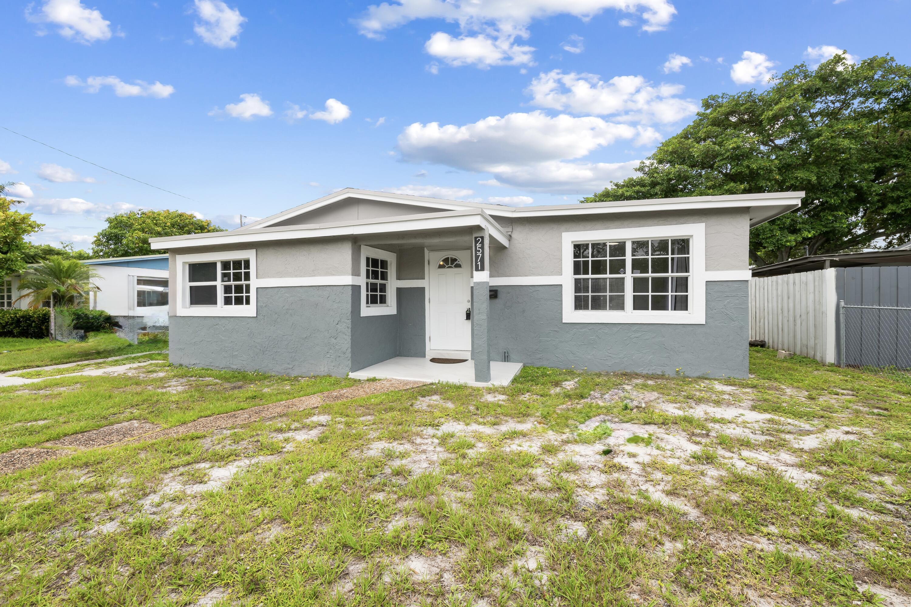 2571 NW 18th Court, Fort Lauderdale, FL 33311 - Photo 2