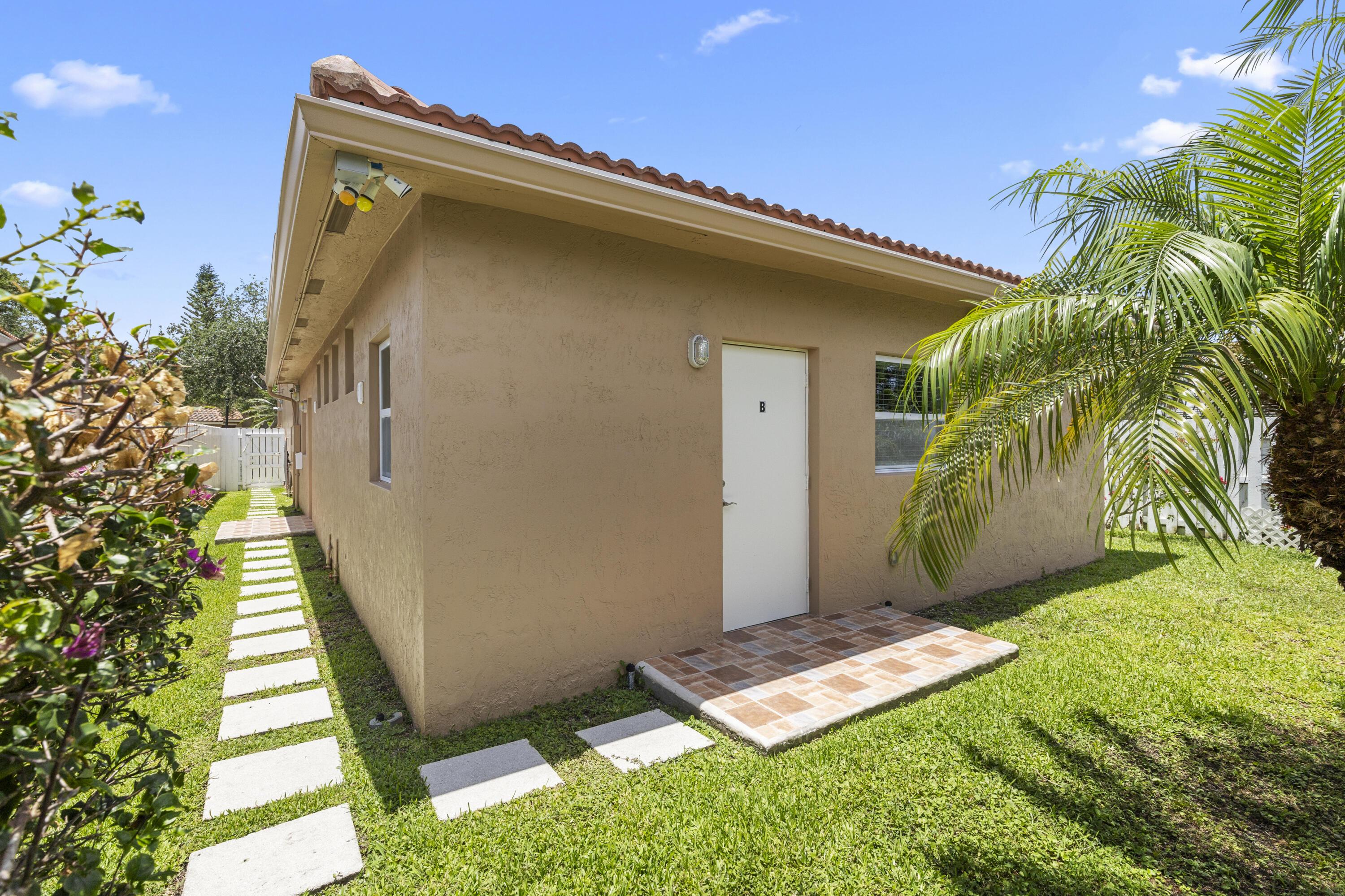 907 Stanton Drive, Weston, FL 33326 - Photo 3