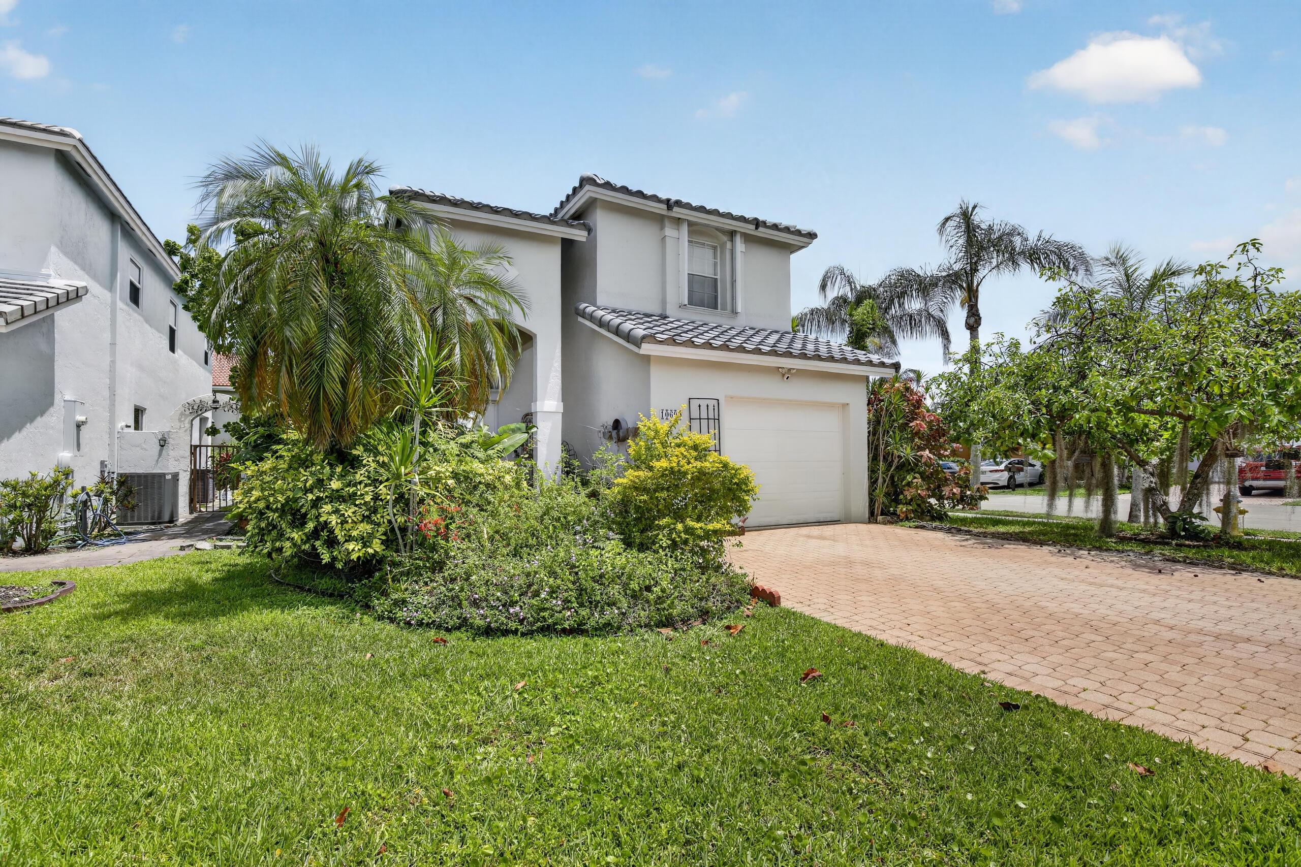 10690 NW 2nd Circle, Pembroke Pines, FL 33026 - Photo 5