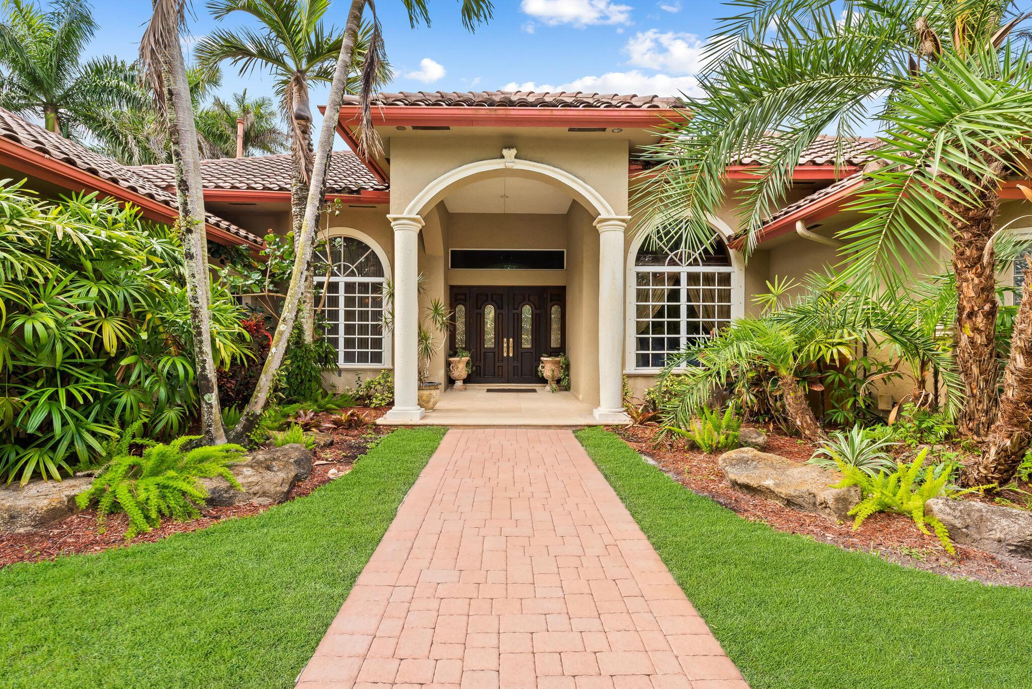 11980 Piccadilly Place, Davie, FL 33325 - Photo 2