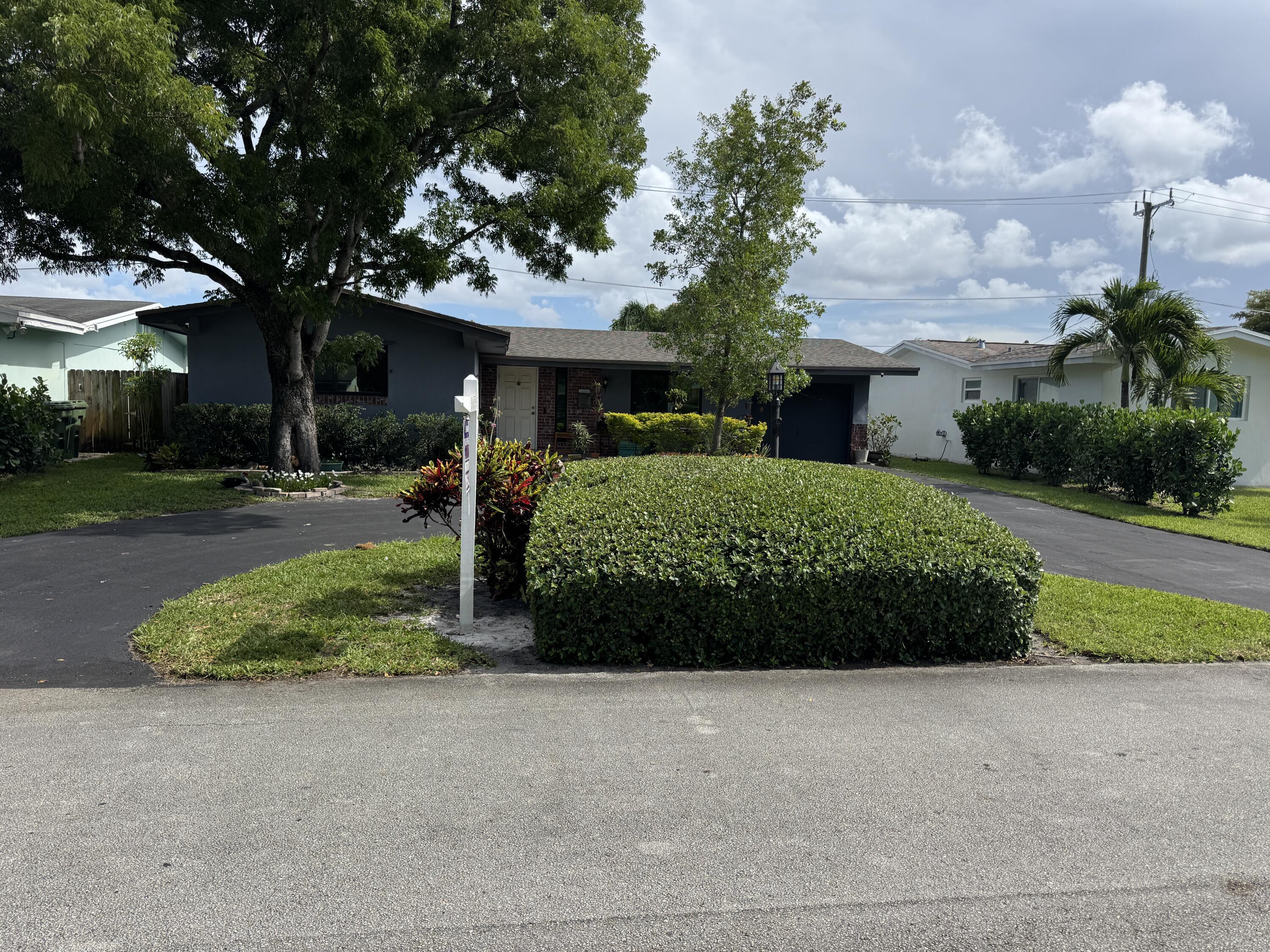 8780 NW 11th Street, Pembroke Pines, FL 33024 - Photo 5