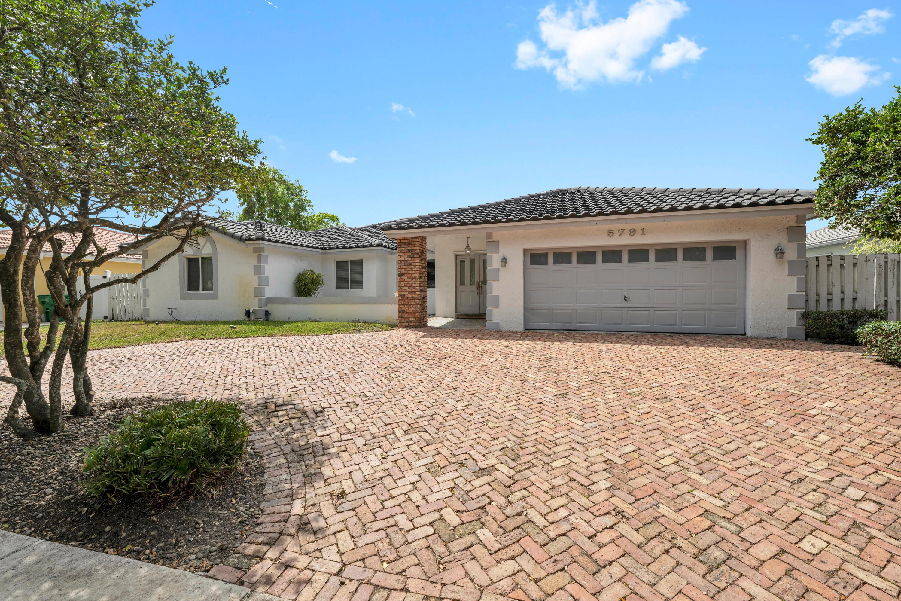 5791 Hawkes Bluff Avenue, Davie, FL 33331, Davie