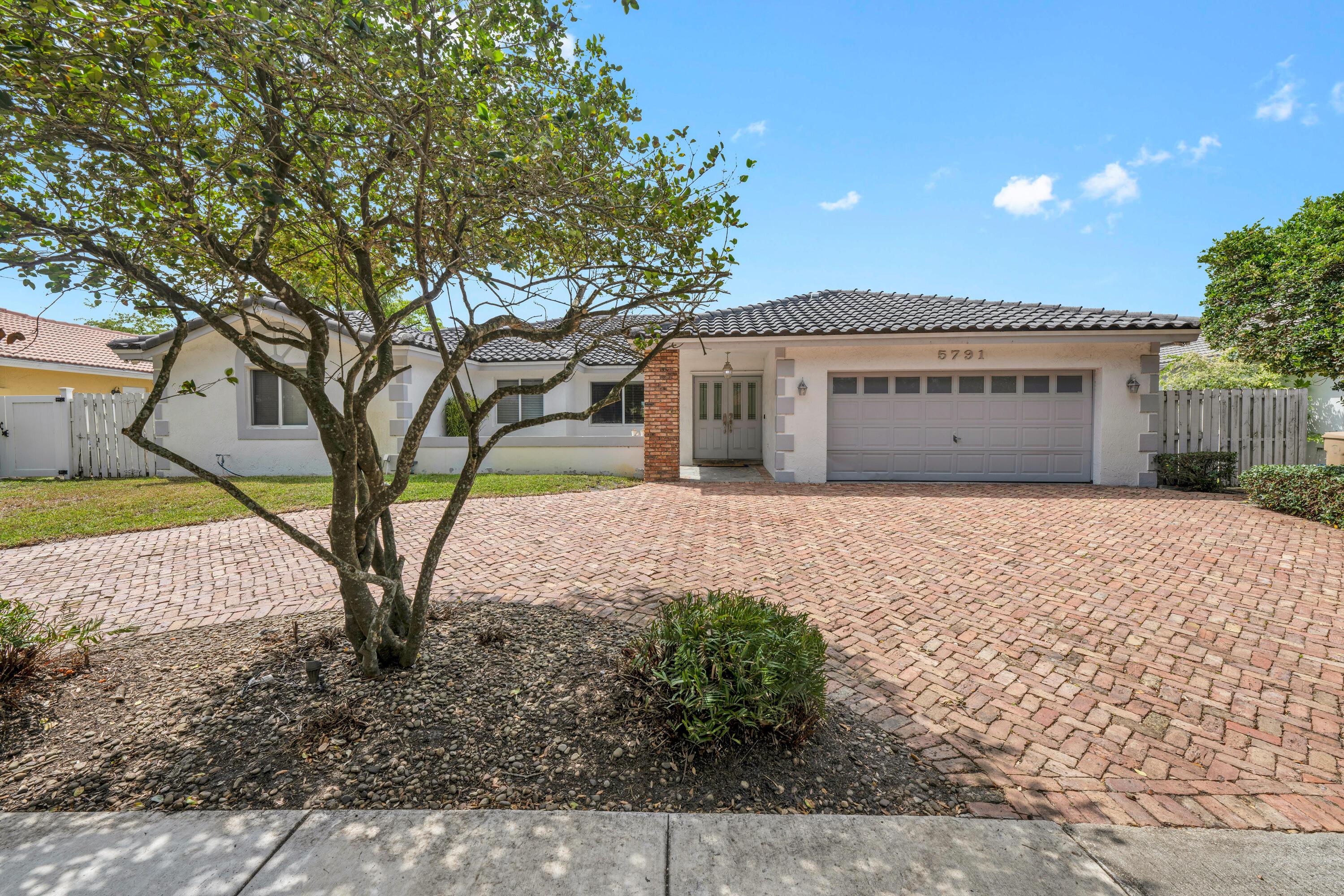 5791 Hawkes Bluff Avenue, Davie, FL 33331 - Photo 2