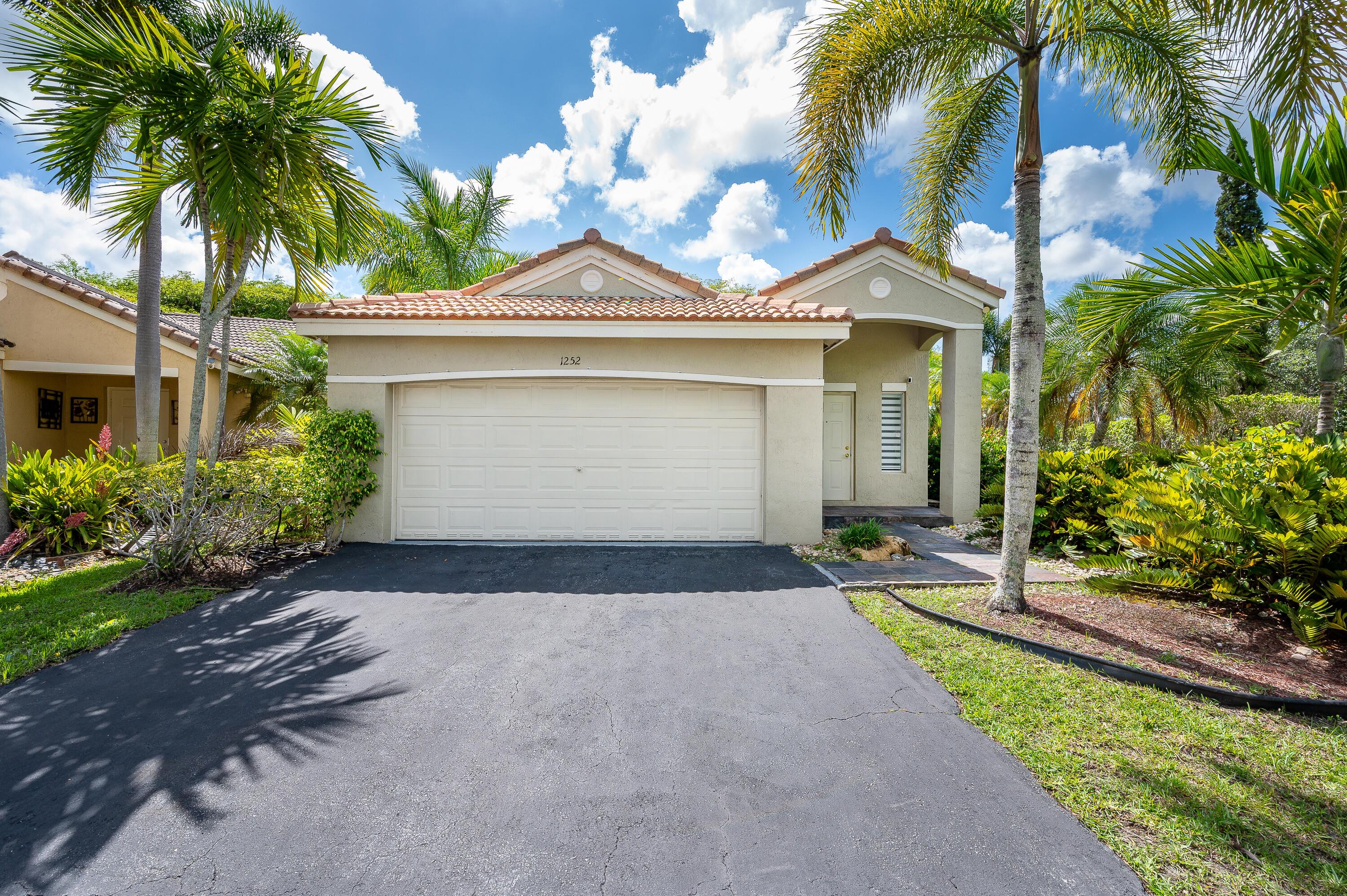 1252 Sabal Trail, Weston, FL 33327 - Photo 2