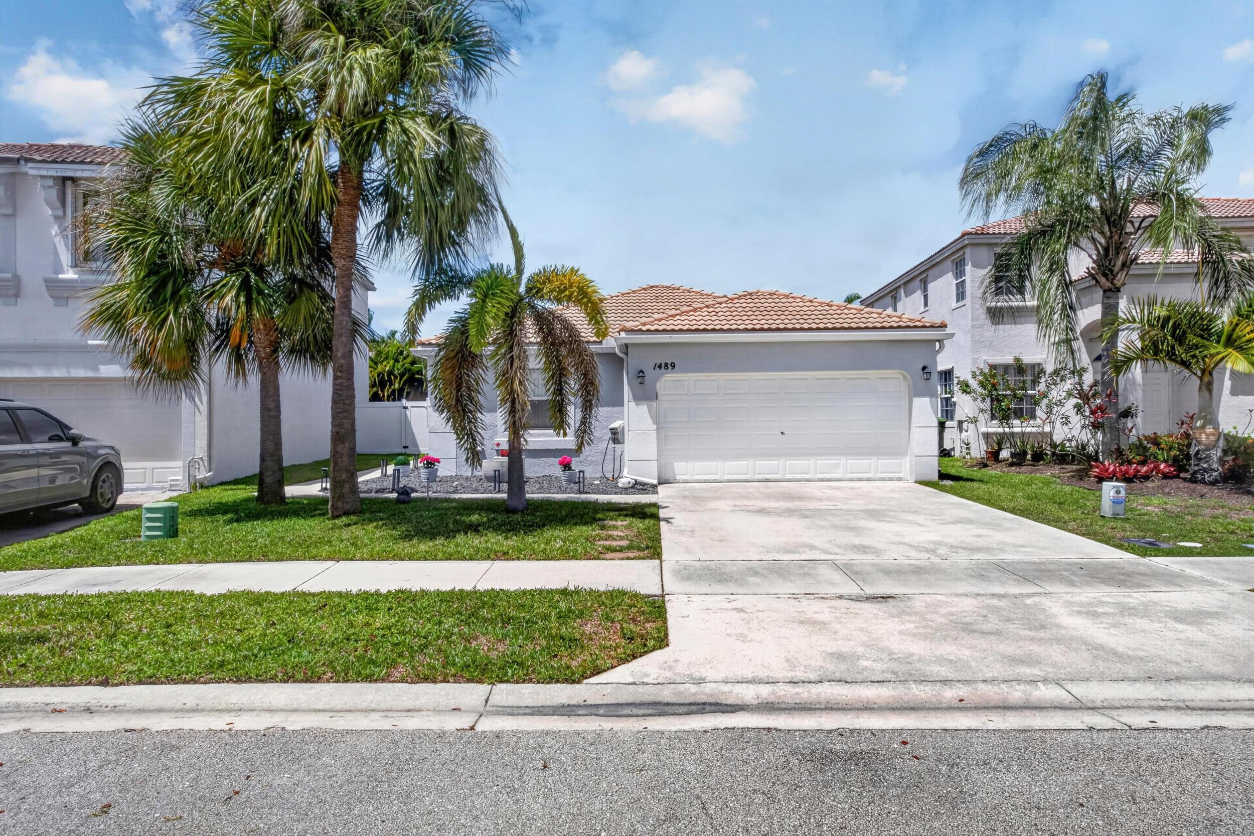 1489 NW 153rd Avenue, Pembroke Pines, FL 33028 - Photo 2