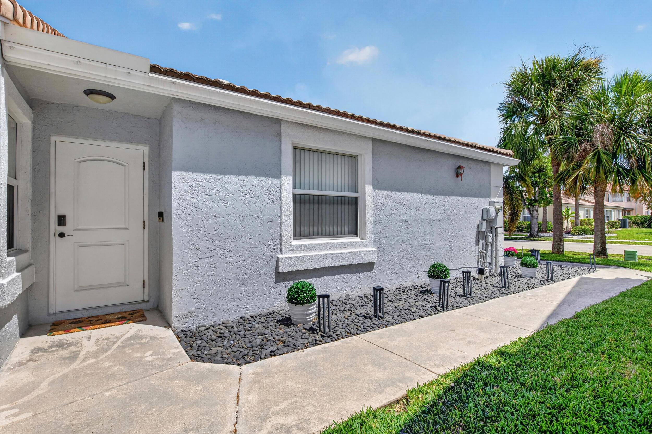1489 NW 153rd Avenue, Pembroke Pines, FL 33028 - Photo 5