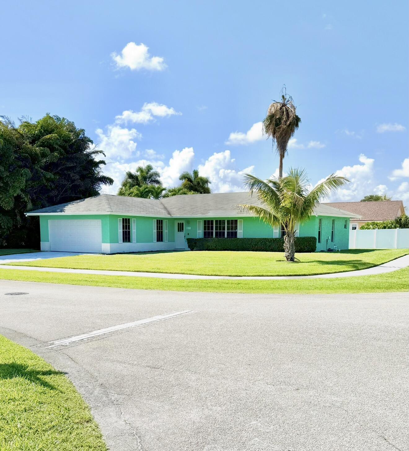 2716 Starwood Circle, West Palm Beach, FL 33406 - Photo 2