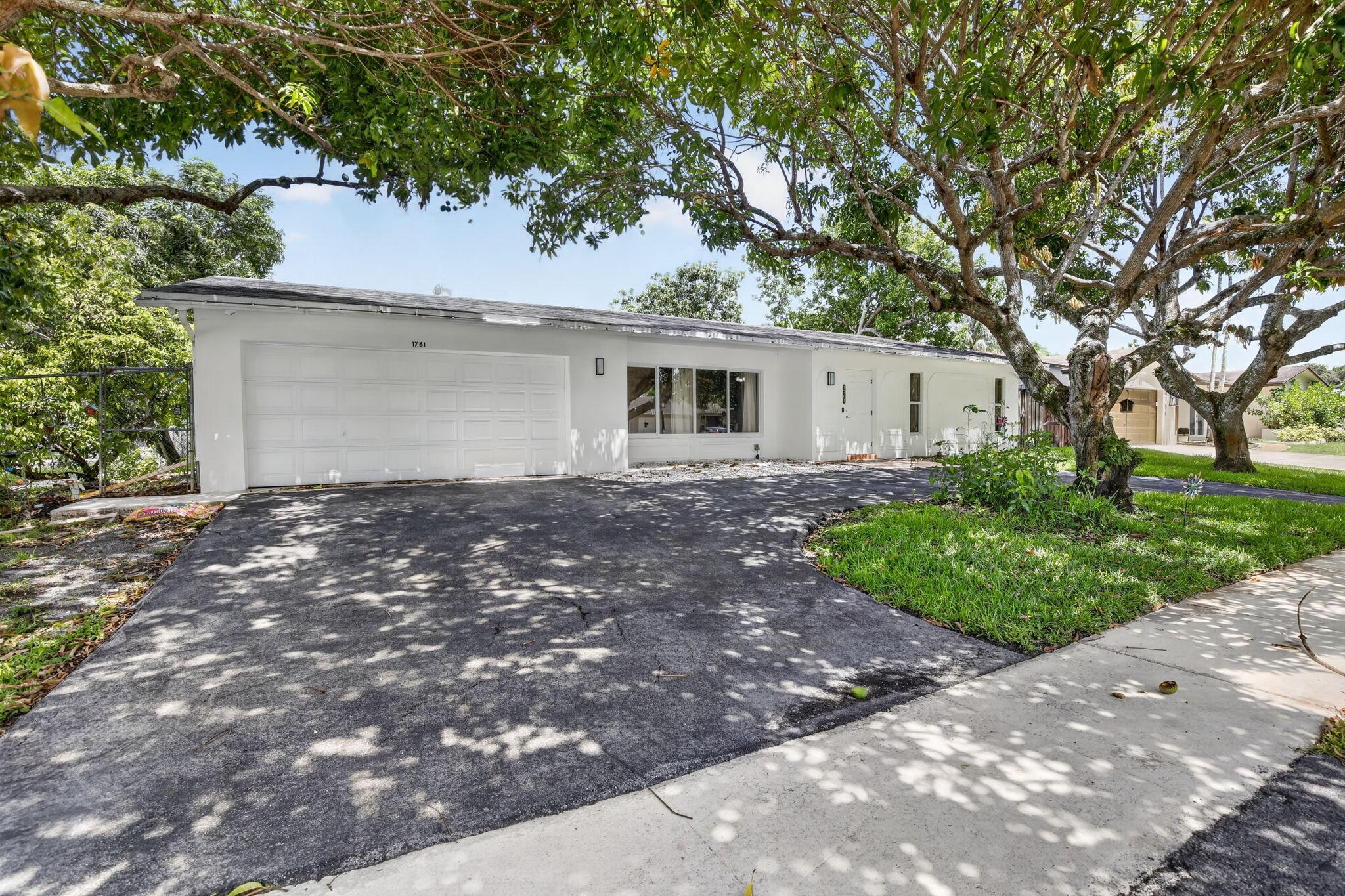 1761 NW 107th Avenue, Pembroke Pines, FL 33026, Pembroke Pines