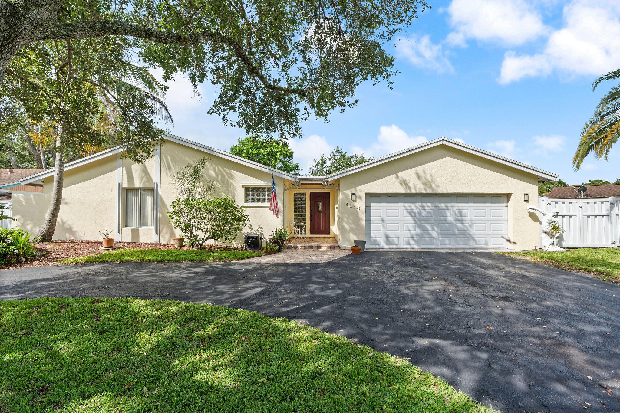 4010 W Sailboat Drive, Cooper City, FL 33026 - Photo 2