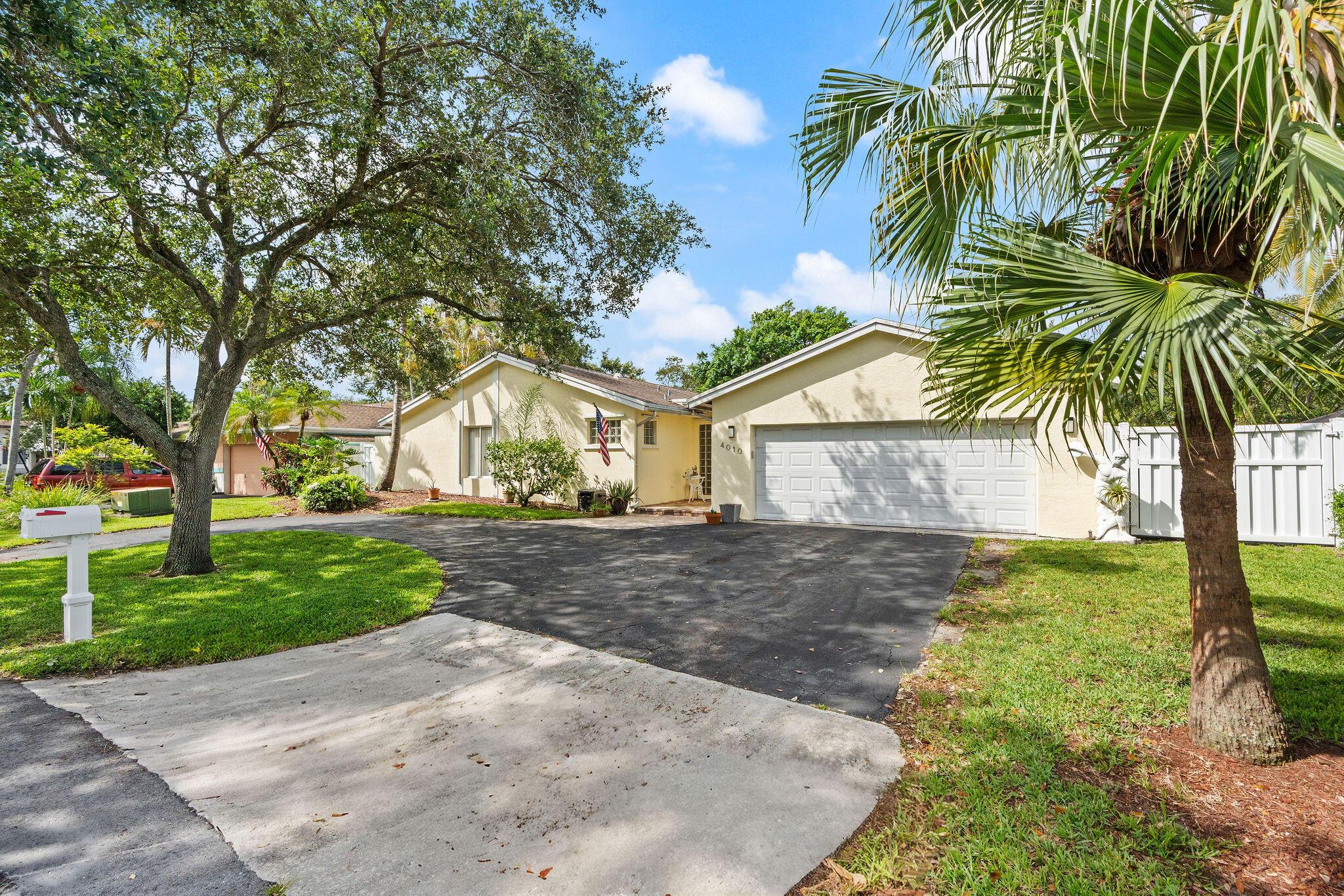 4010 W Sailboat Drive, Cooper City, FL 33026 - Photo 3