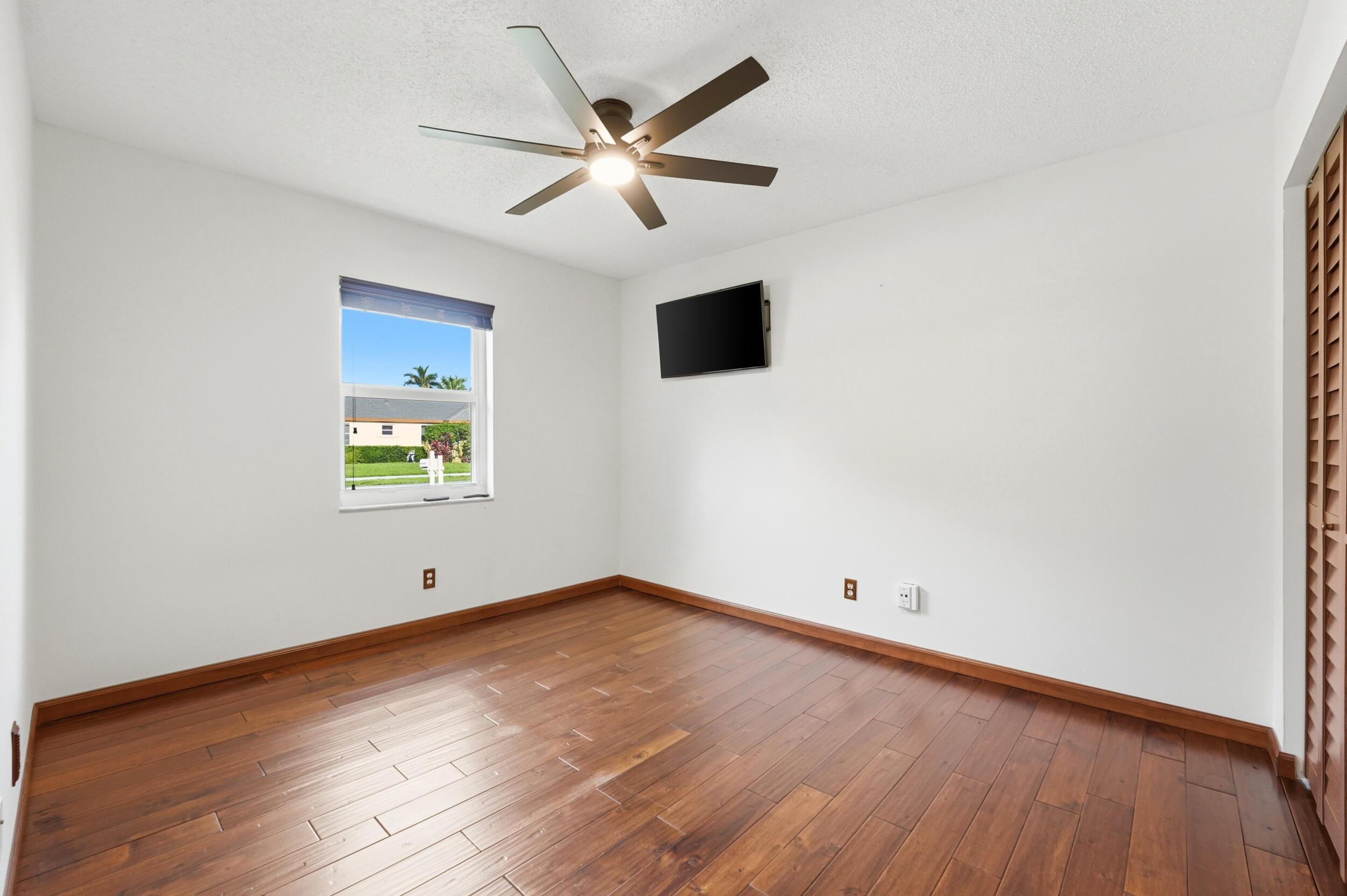 5787 SW 57th Way, Davie, FL 33314 - Photo 5