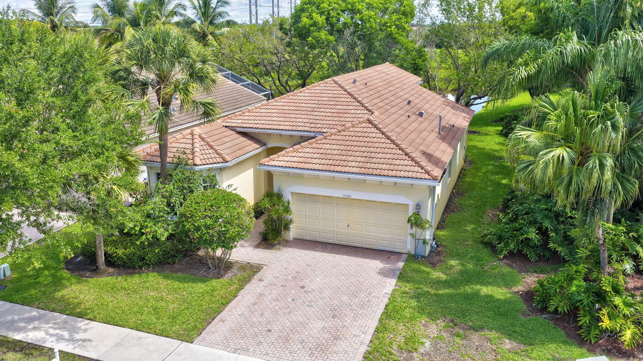 19305 SW 66th Street, Pembroke Pines, FL 33332 - Photo 2