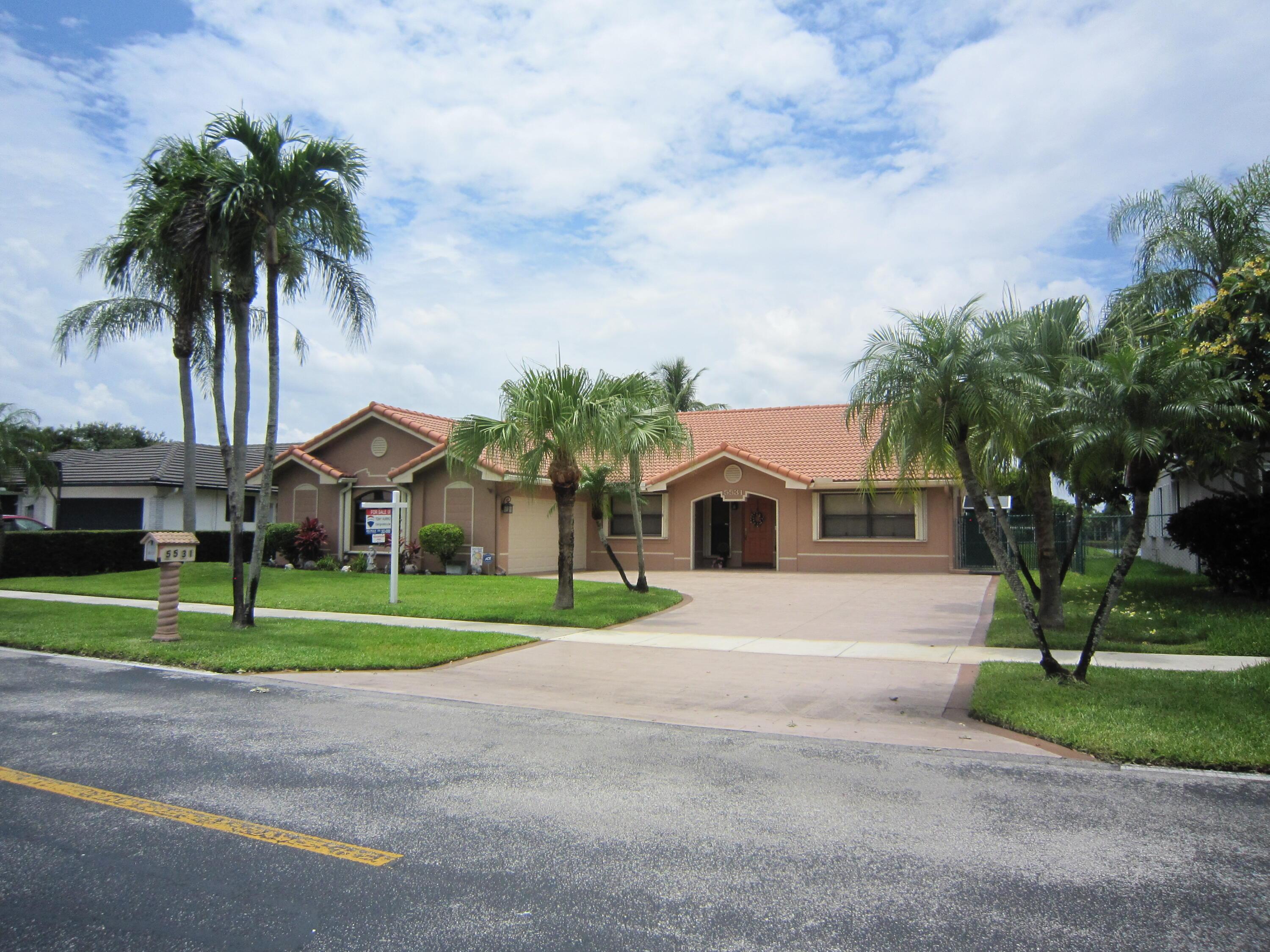5531 Hawkes Bluff Avenue, Davie, FL 33331 - Photo 2