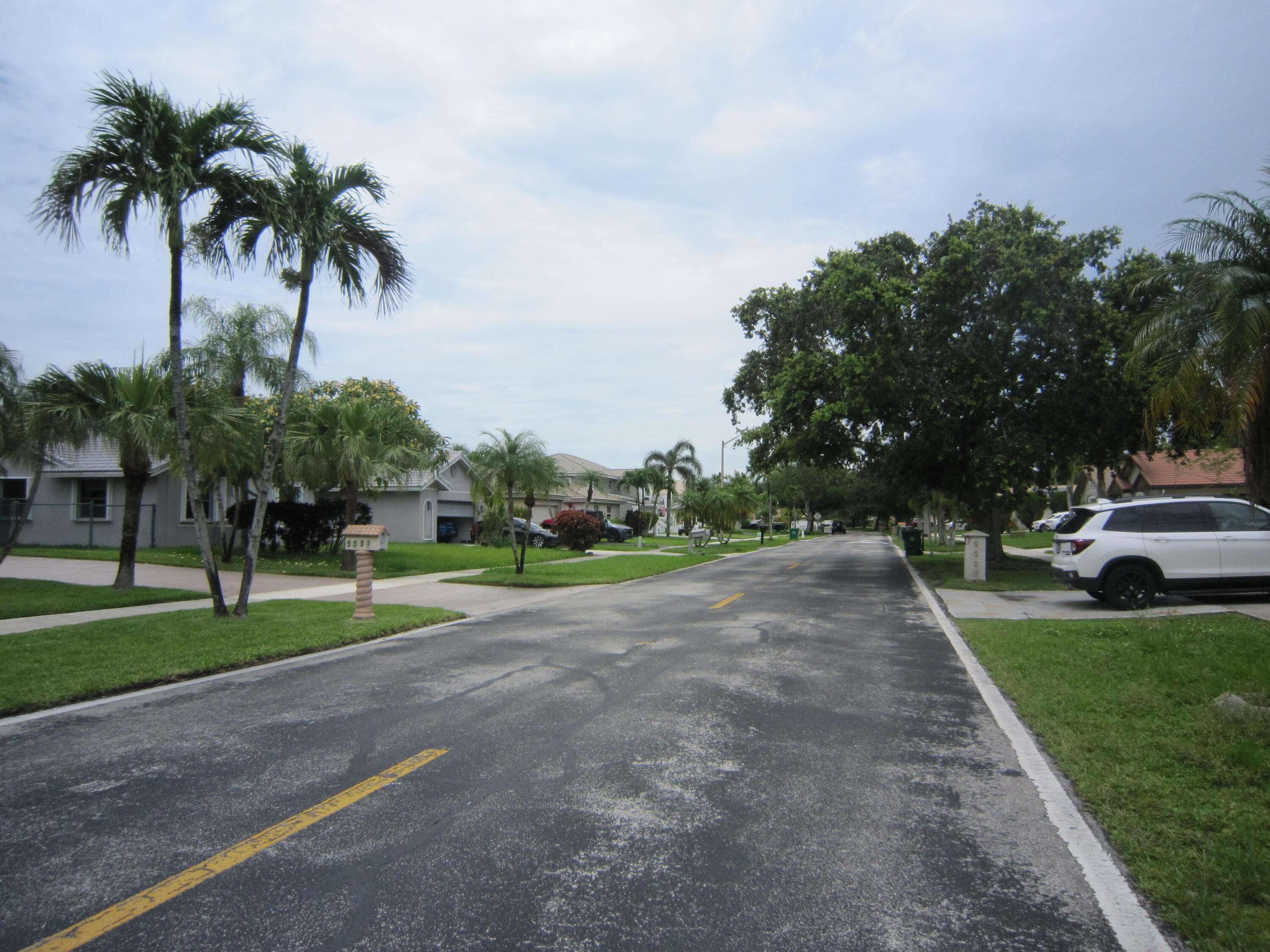 5531 Hawkes Bluff Avenue, Davie, FL 33331 - Photo 4