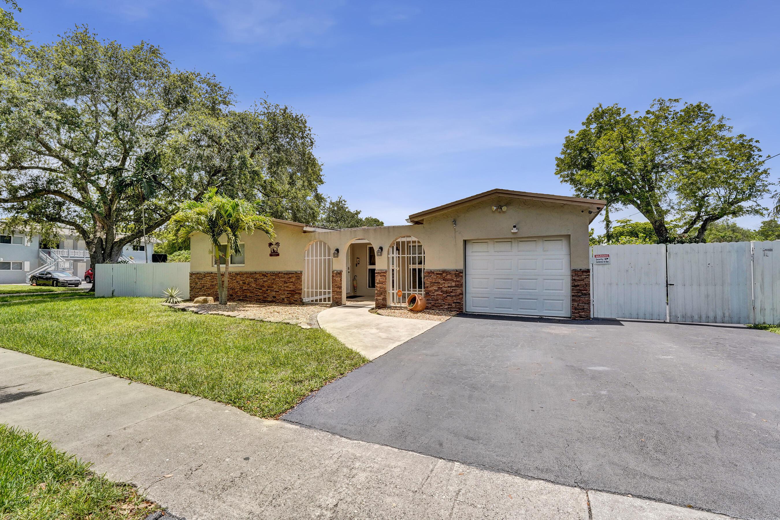 9101 SW 52nd Court, Cooper City, FL 33328 - Photo 4