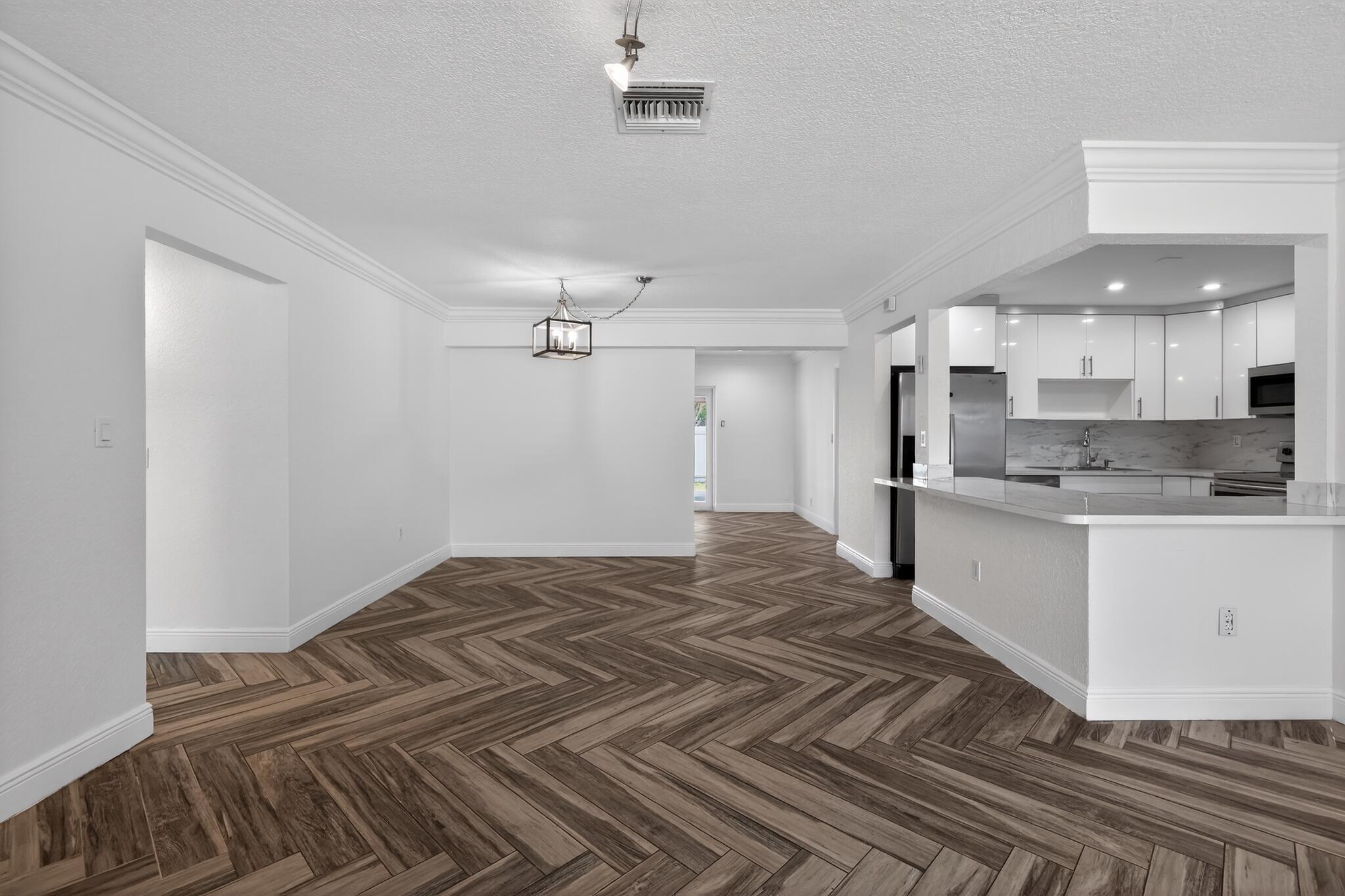 8580 NW 12th Street, Pembroke Pines, FL 33024 - Photo 5