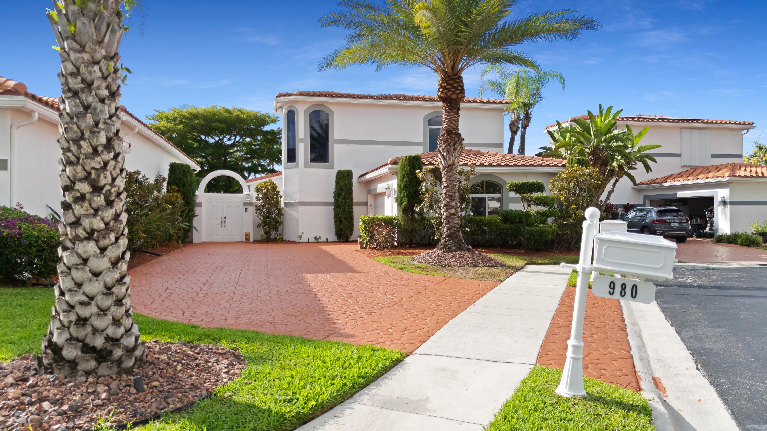 980 SW Bel Aire Dr Terrace 980, Pembroke Pines, FL 33027 - Photo 2