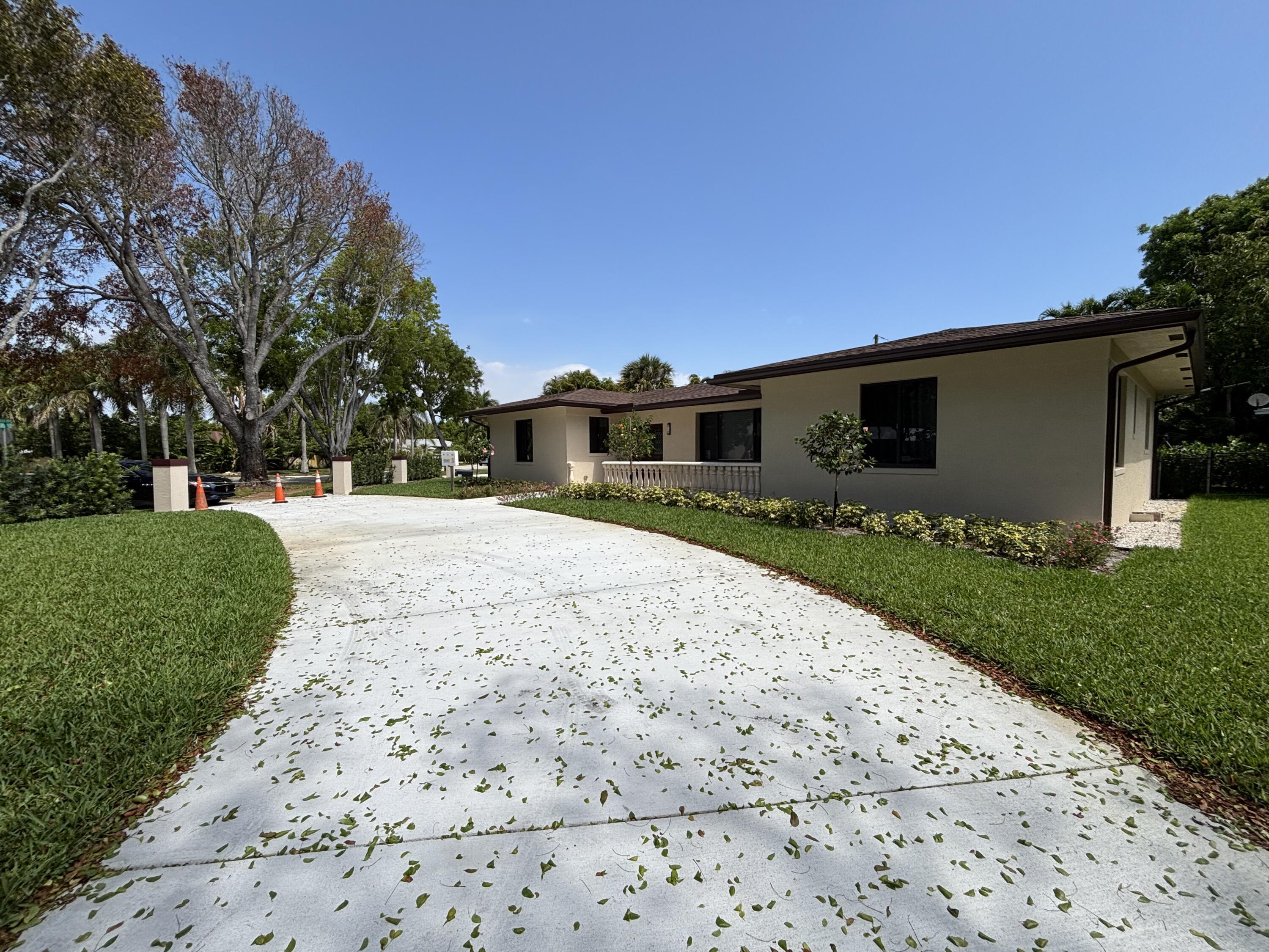 135 E Ilex Drive, Lake Park, FL 33403 - Photo 3