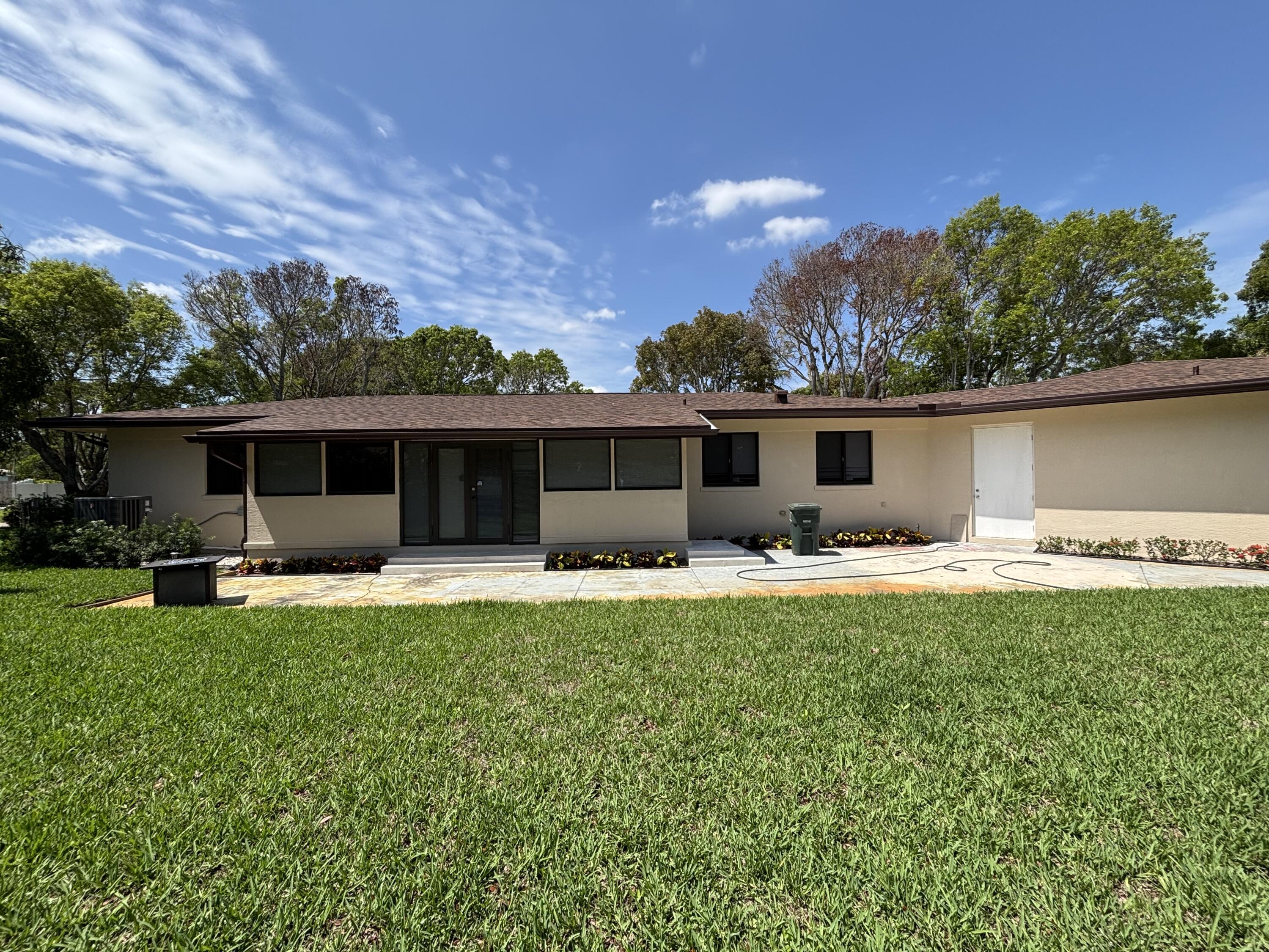 135 E Ilex Drive, Lake Park, FL 33403 - Photo 5
