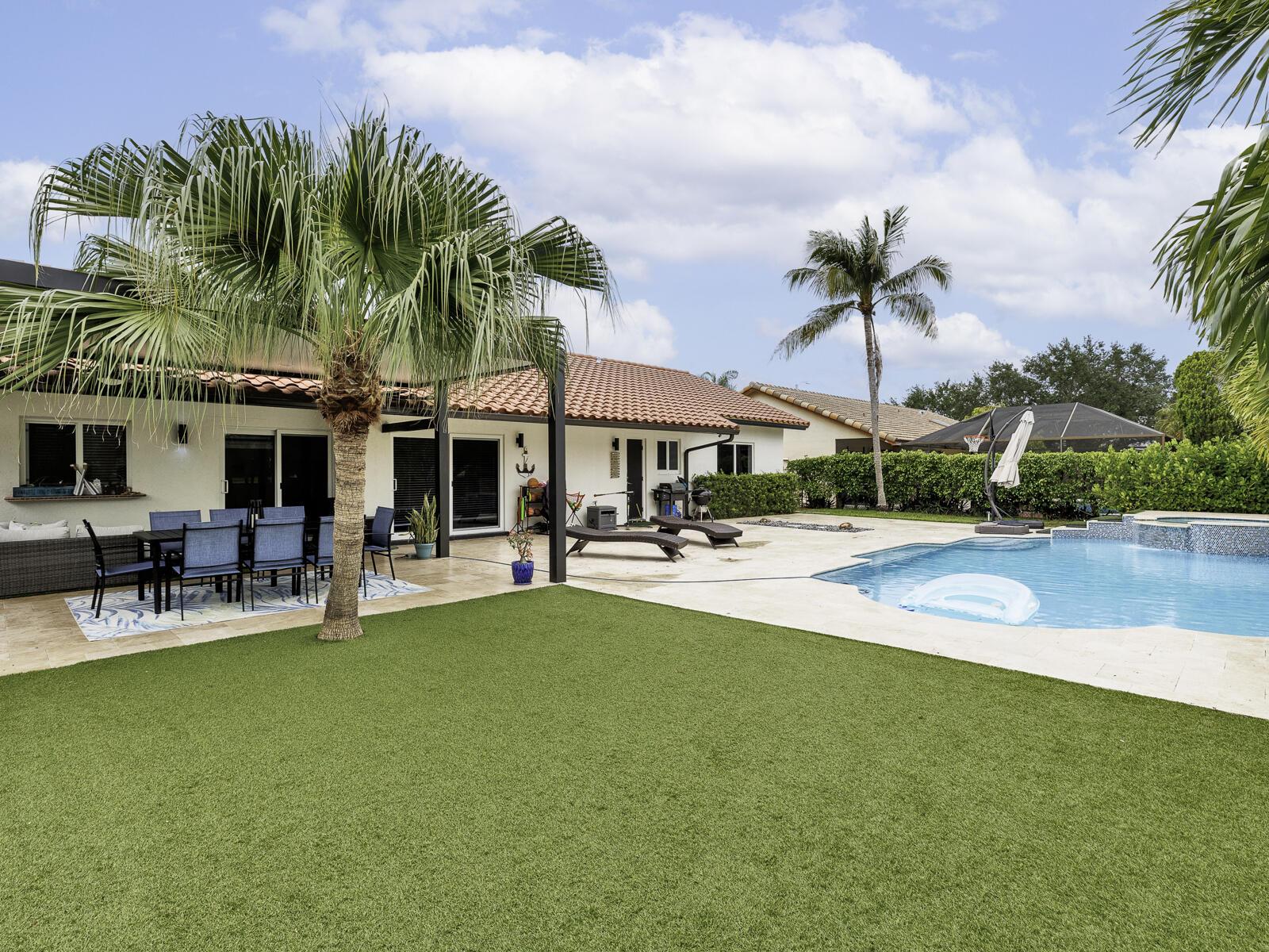 6440 Olde Moat Way, Davie, FL 33331 - Photo 2