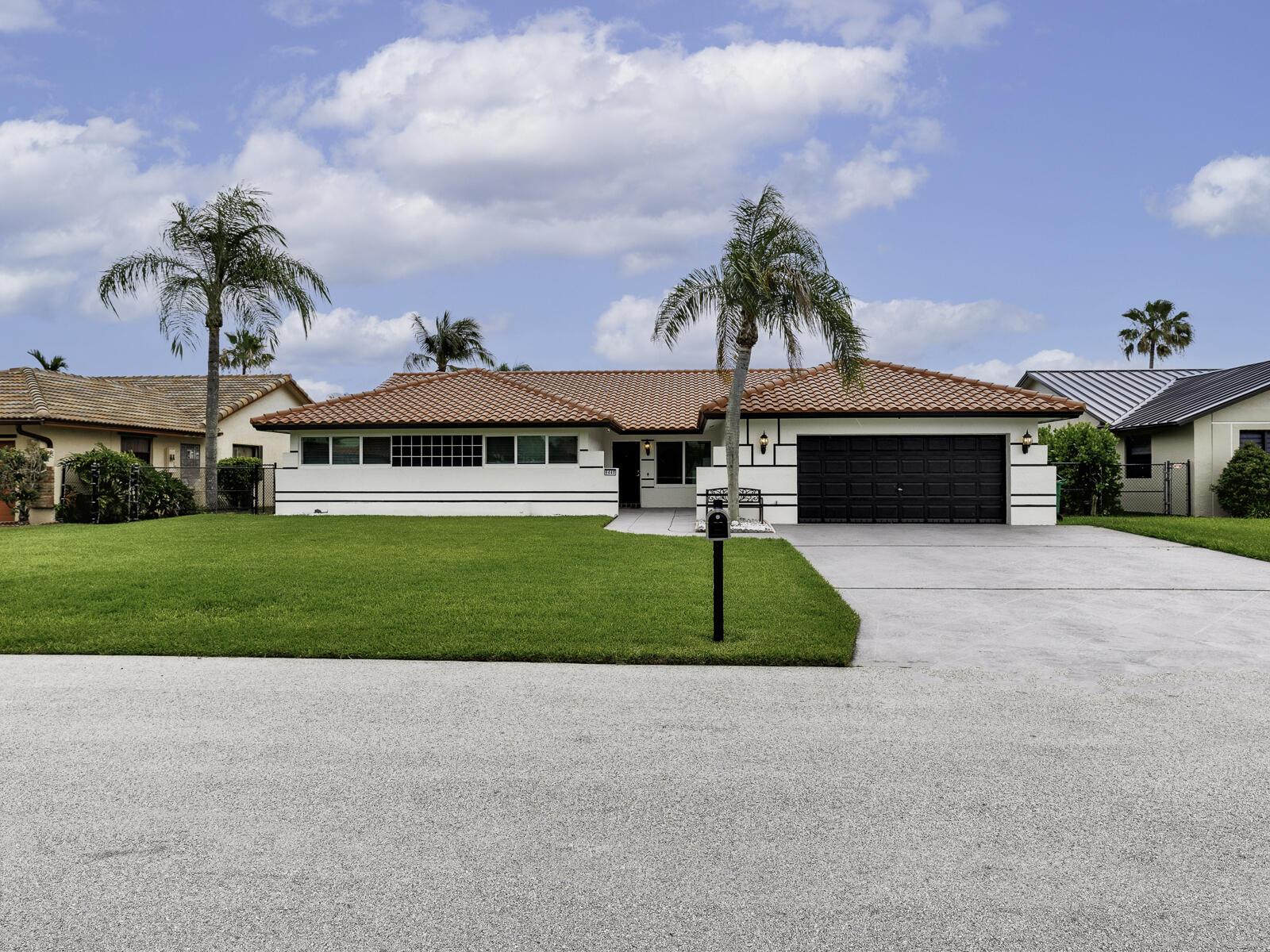 6440 Olde Moat Way, Davie, FL 33331 - Main photo