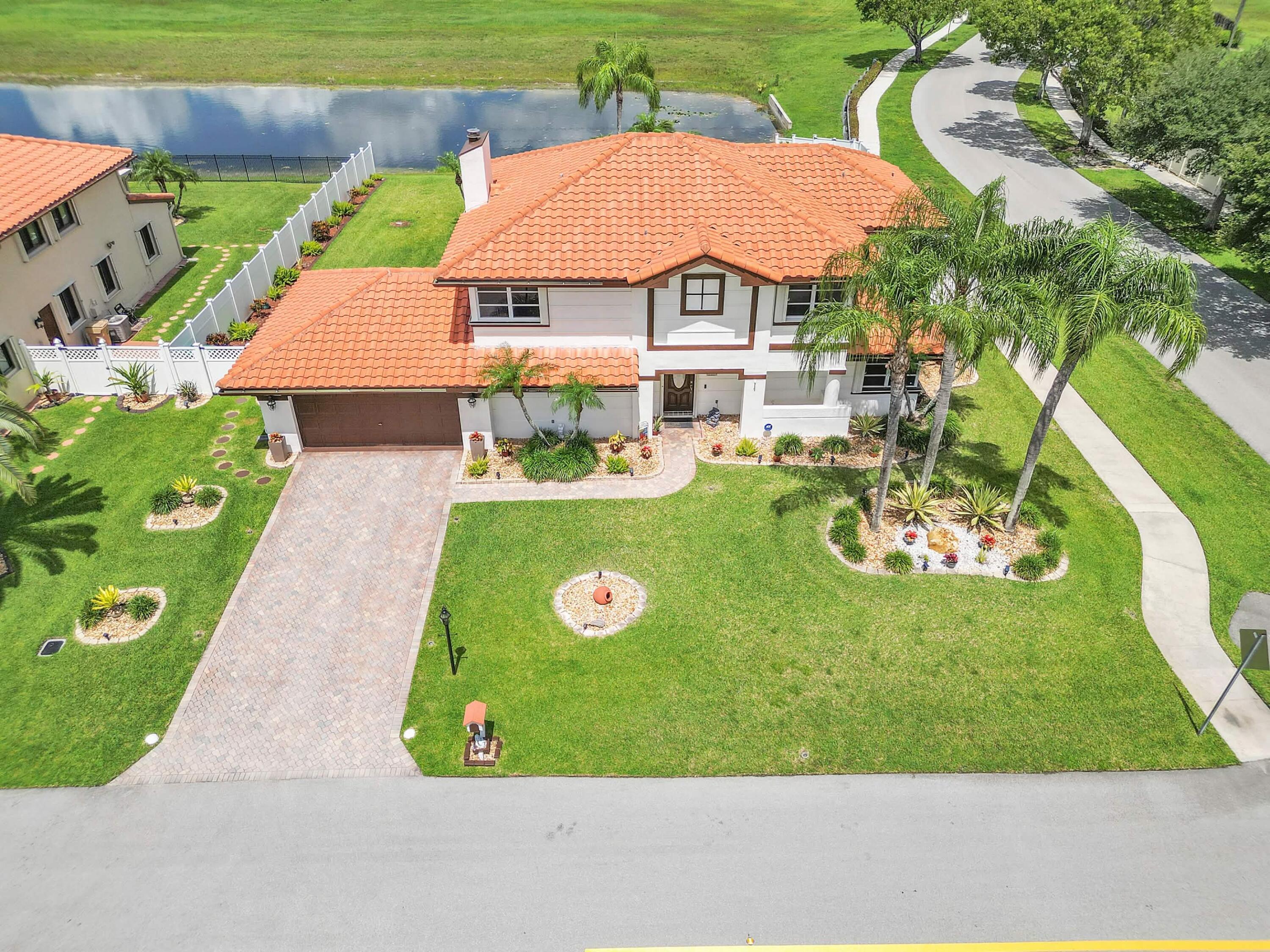 6431 Olde Moat Way, Davie, FL 33331 - Photo 3