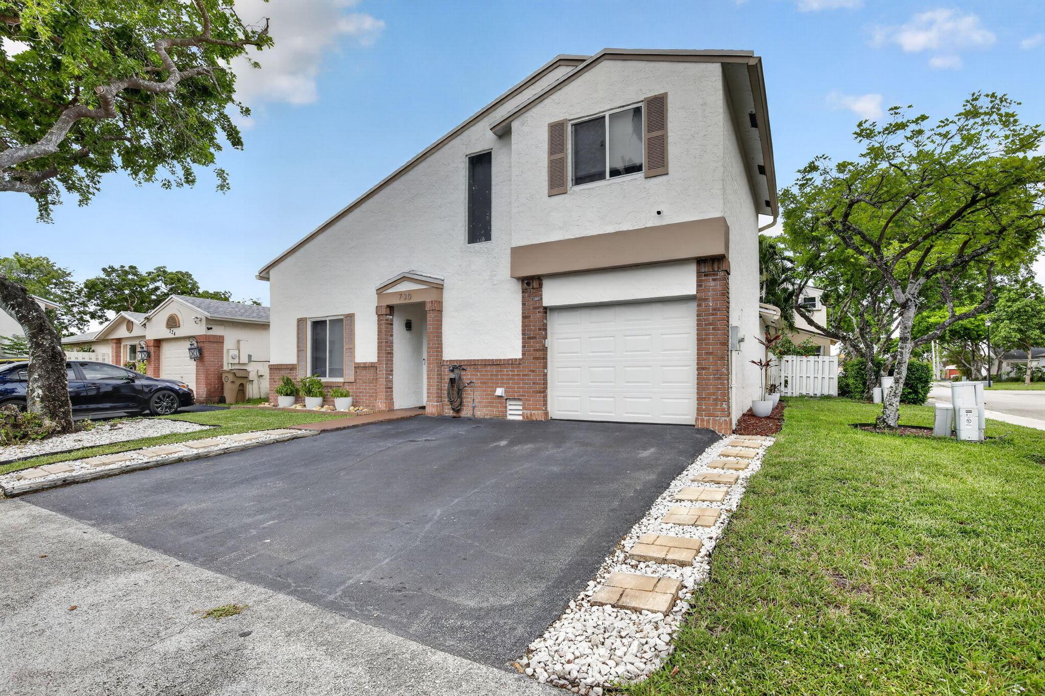 730 Cumberland Terrace, Davie, FL 33325 - Photo 3