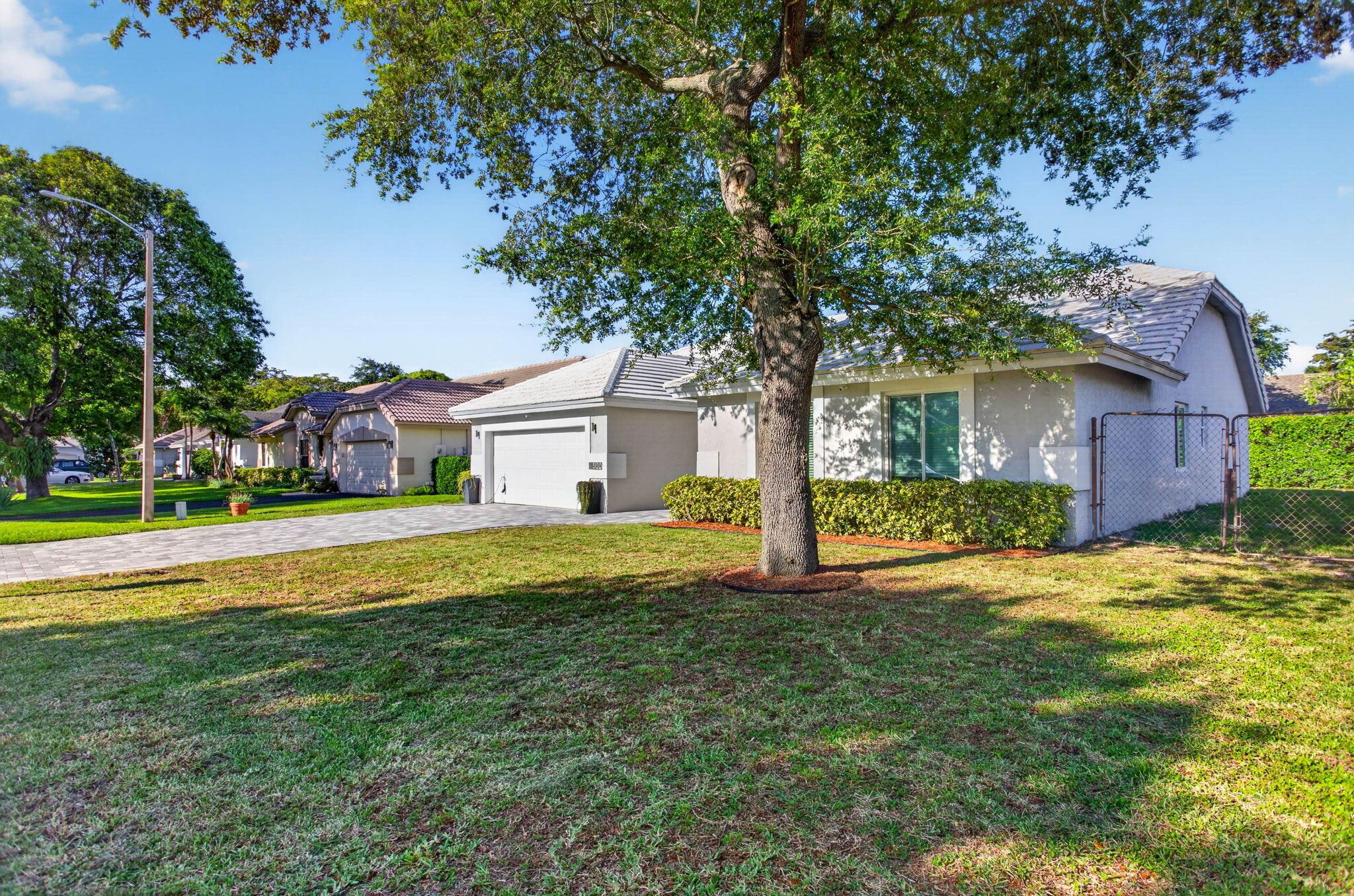 5120 NW 43rd Terrace, Coconut Creek, FL 33073 - Photo 2