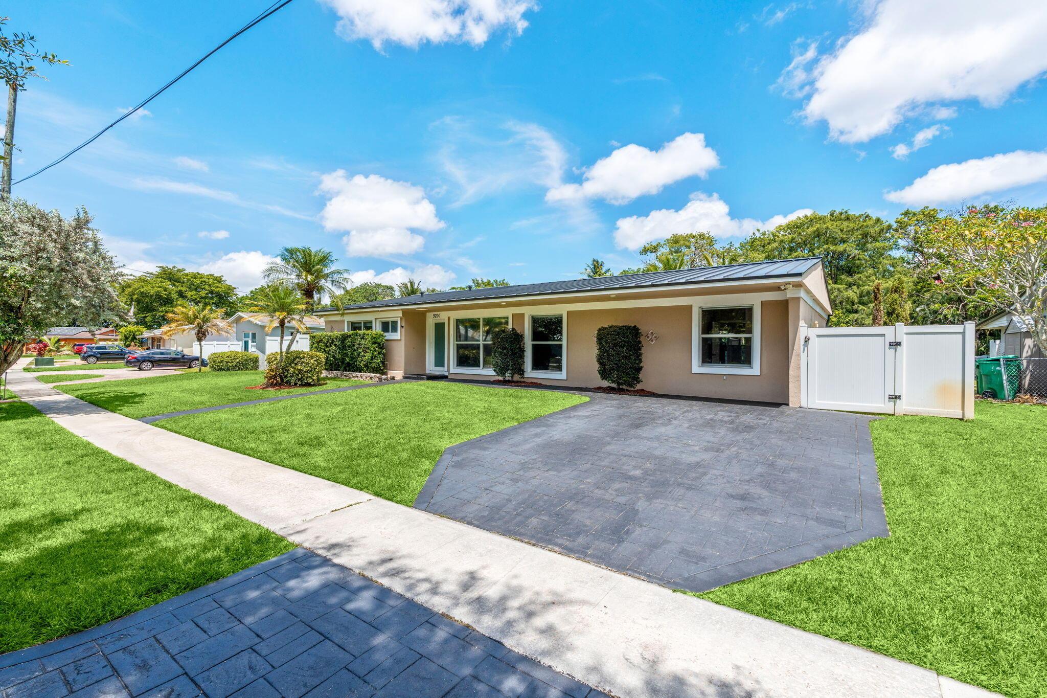 9200 SW 51st Place, Cooper City, FL 33328 - Photo 3