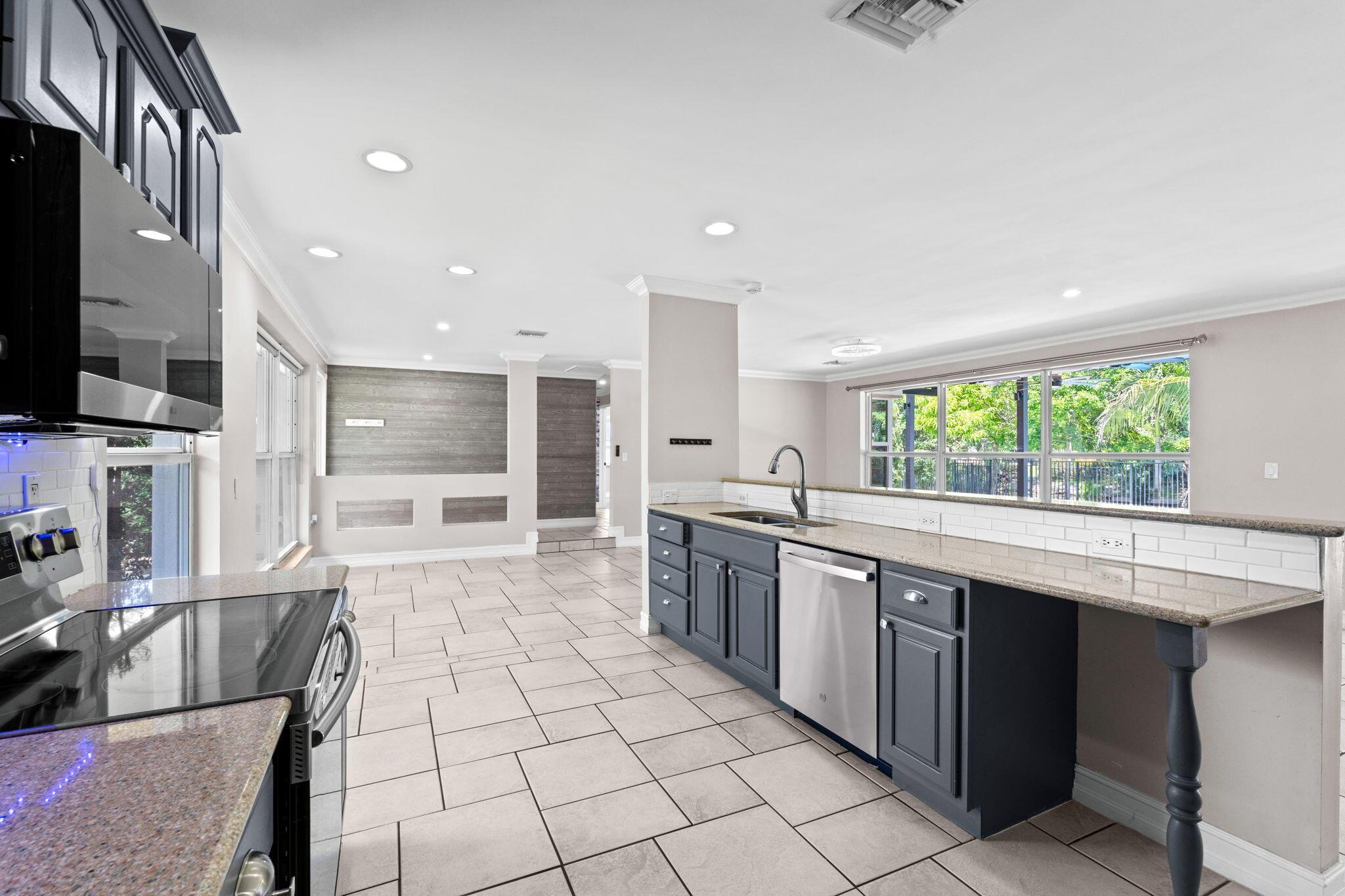 9200 SW 51st Place, Cooper City, FL 33328 - Photo 5