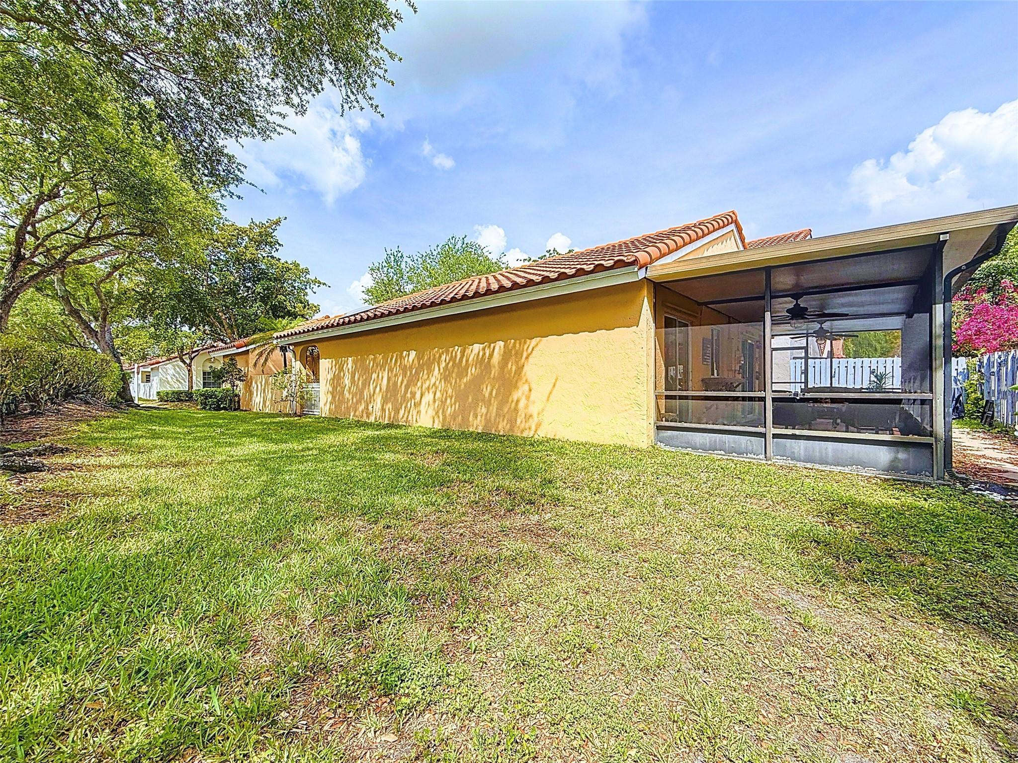 1420 Seagrape Circle, Weston, FL 33326 - Photo 4