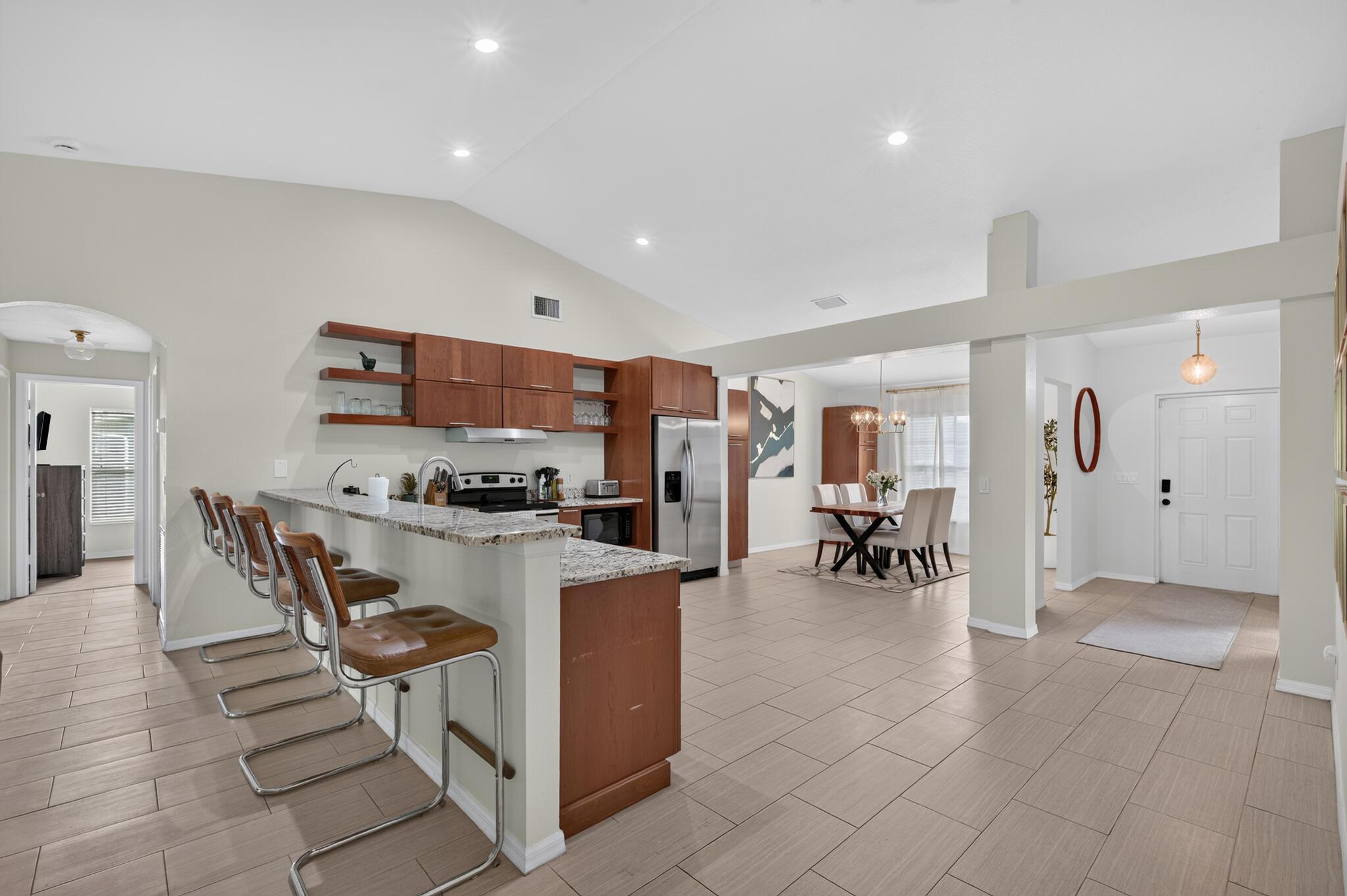 516 SE Crosspoint Drive, Port St. Lucie, FL 34983 - Photo 5