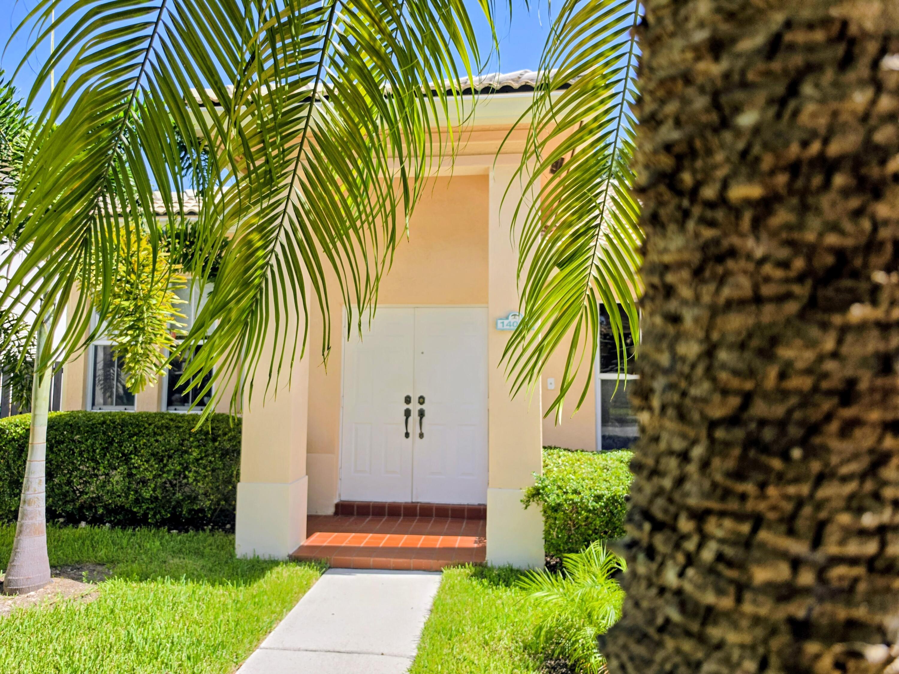 14013 N Cypress Cove Circle, Davie, FL 33325 - Photo 2