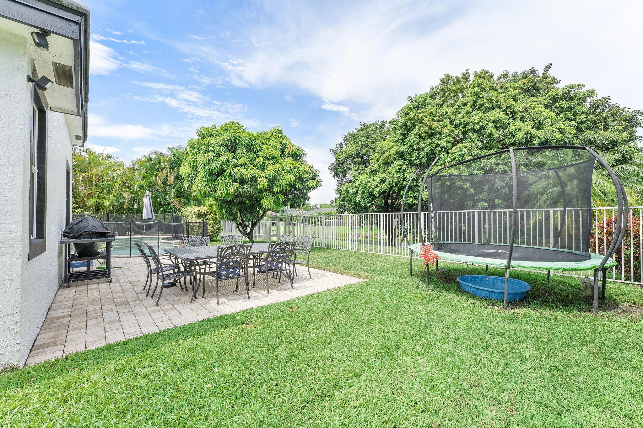 5165 NW 50th Terrace, Coconut Creek, FL 33073 - Photo 2