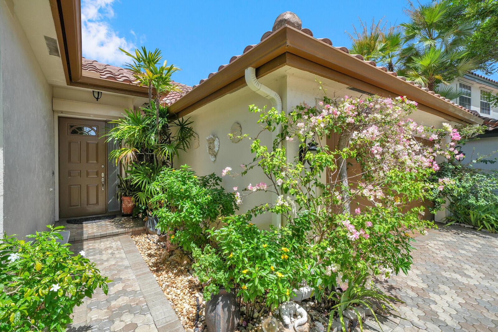 718 NW 177th Avenue, Pembroke Pines, FL 33029 - Photo 3