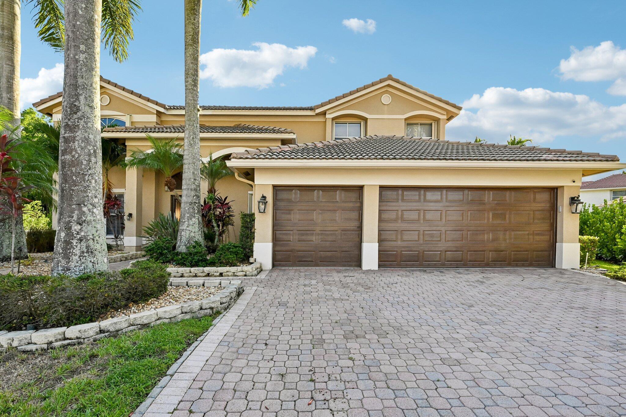 1664 Victoria Pointe Lane, Weston, FL 33327 - Photo 3