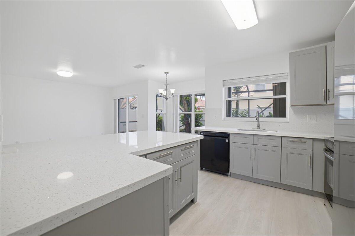 1378 SW 180TH Avenue, Pembroke Pines, FL 33029 - Photo 5