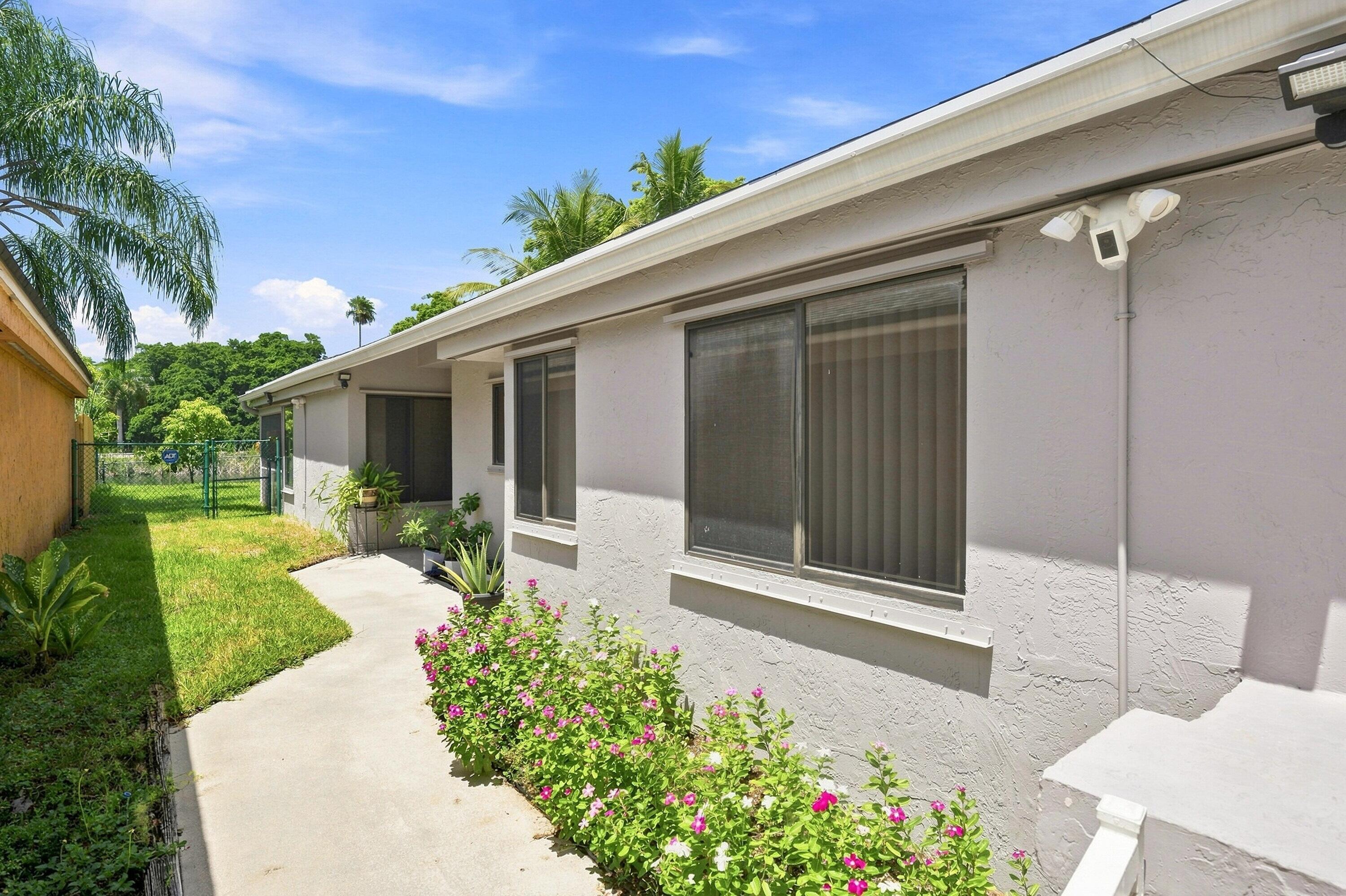 2385 NW 34TH Terrace, Coconut Creek, FL 33066 - Photo 5