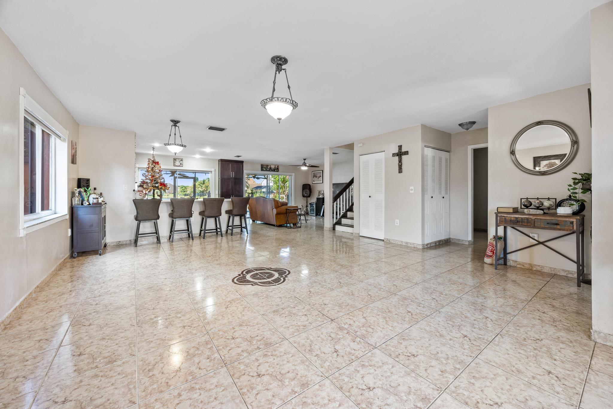 940 SW 96TH Avenue, Pembroke Pines, FL 33025 - Photo 4
