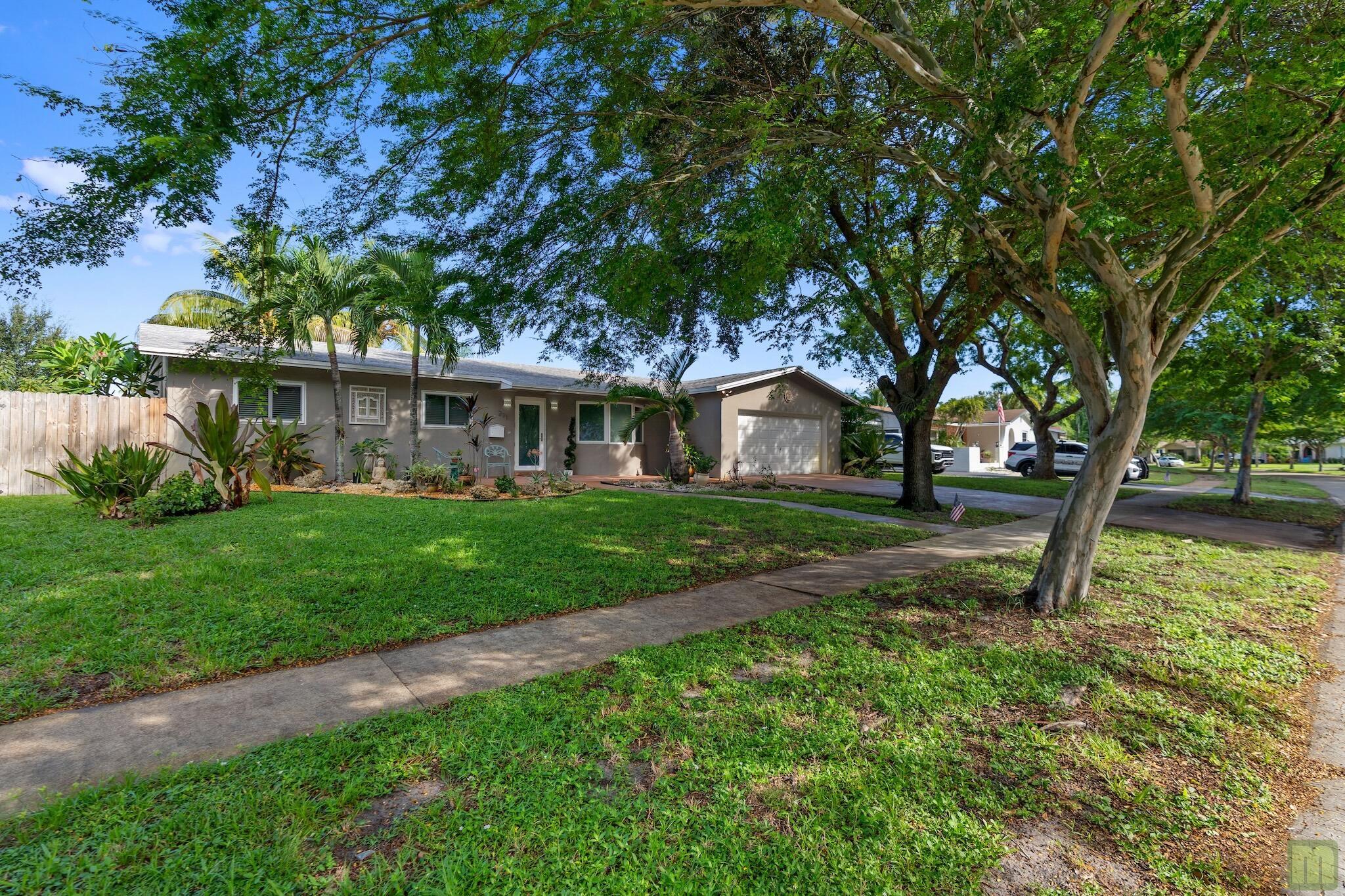 291 Lake Drive, Coconut Creek, FL 33066 - Photo 3