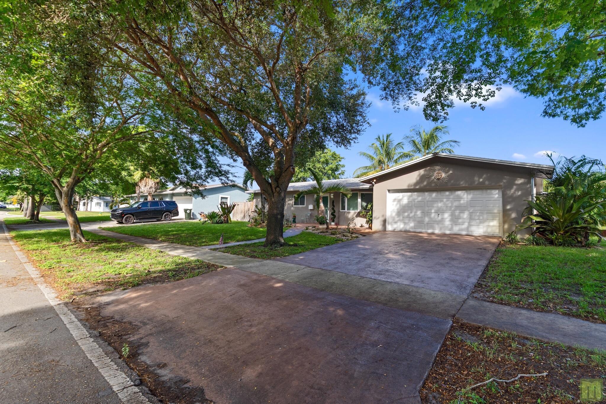 291 Lake Drive, Coconut Creek, FL 33066 - Photo 5