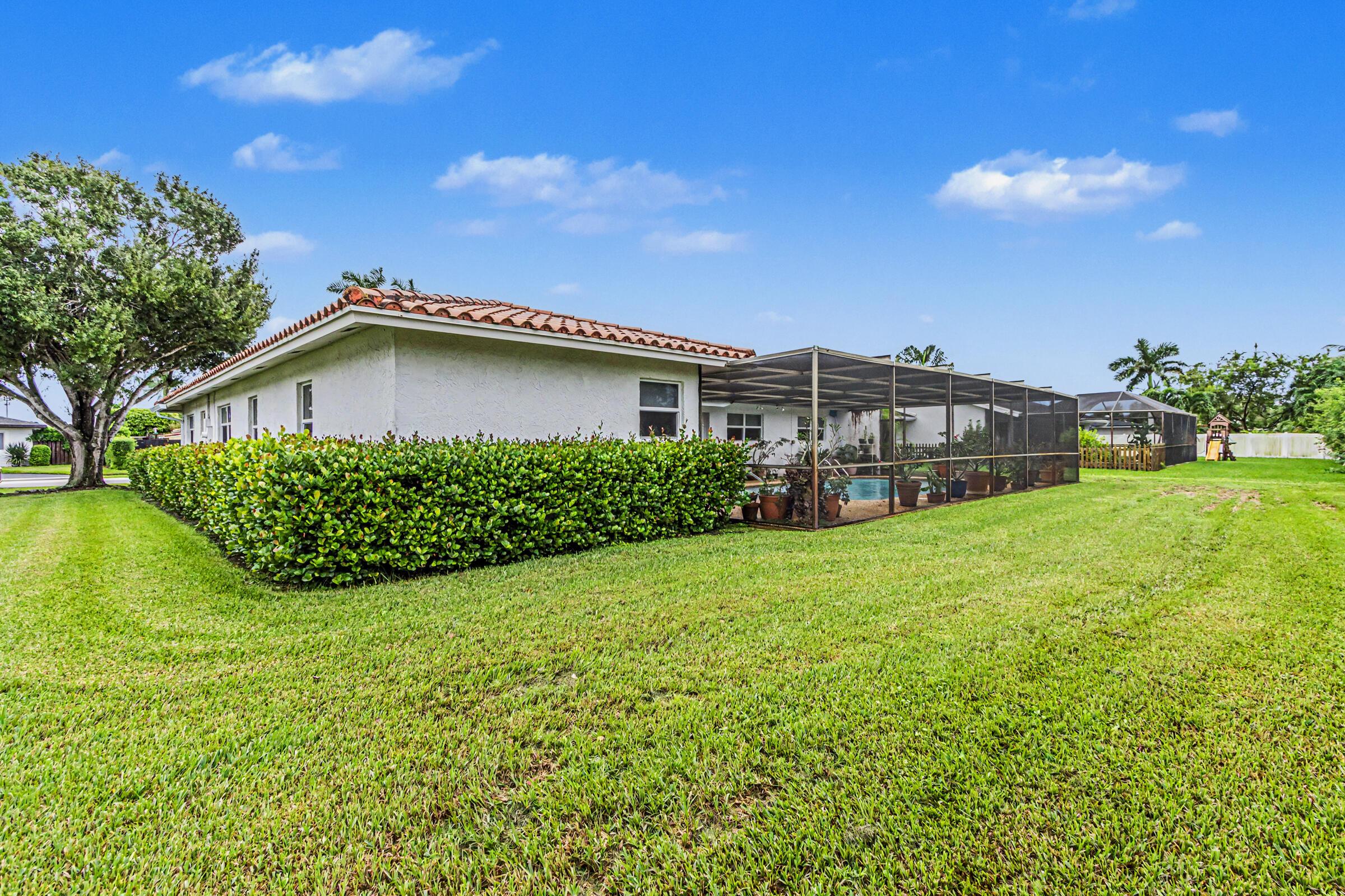 415 SAILBOAT Circle, Weston, FL 33326 - Photo 3