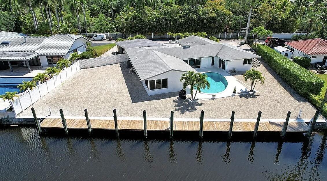 2341 SW 26th Avenue, Fort Lauderdale, FL 33312 - Photo 2
