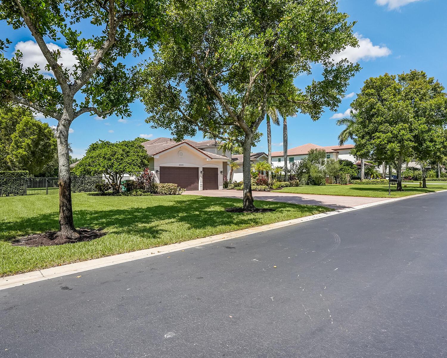 3599 Juniper Lane, Davie, FL 33330 - Photo 4