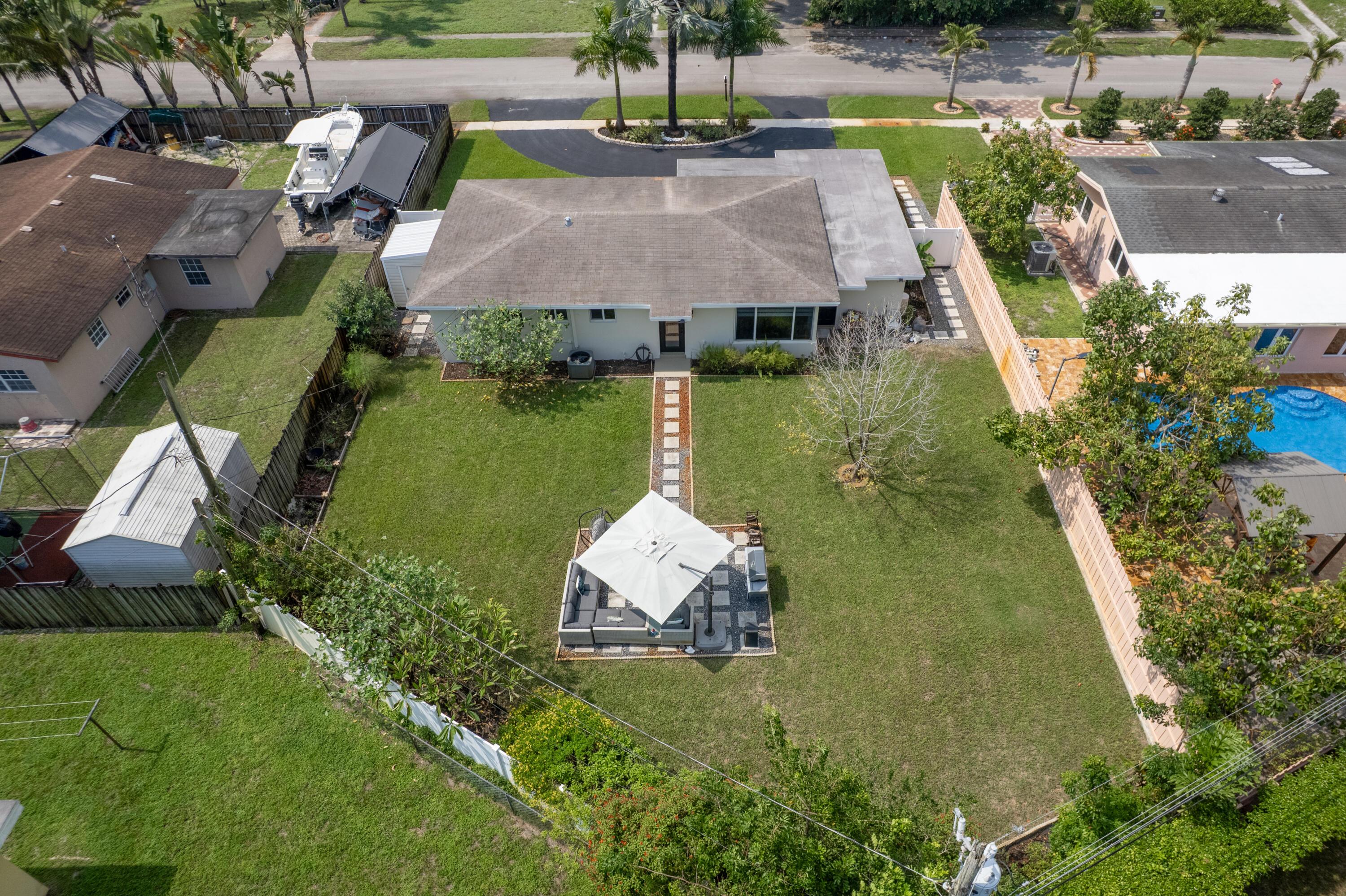 1530 SW 25TH Avenue, Fort Lauderdale, FL 33312 - Photo 2